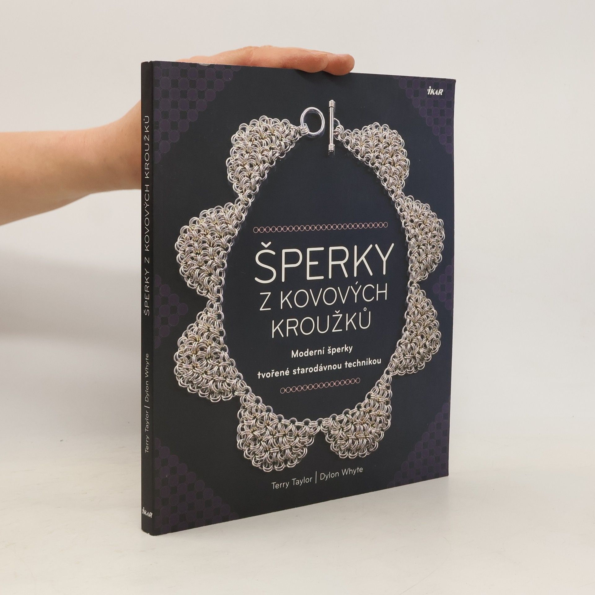 Terry Taylor Šperky z kovových kroužků