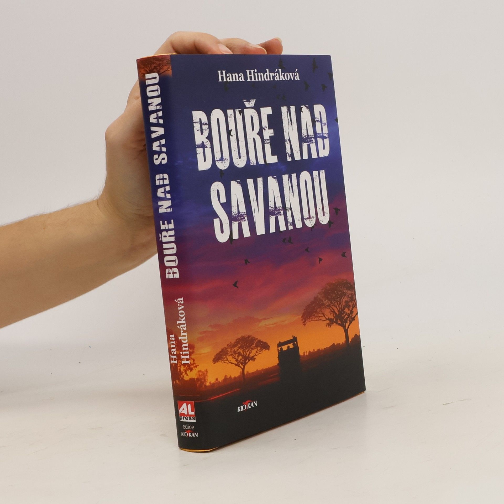 Hana Hindráková Bouře nad savanou