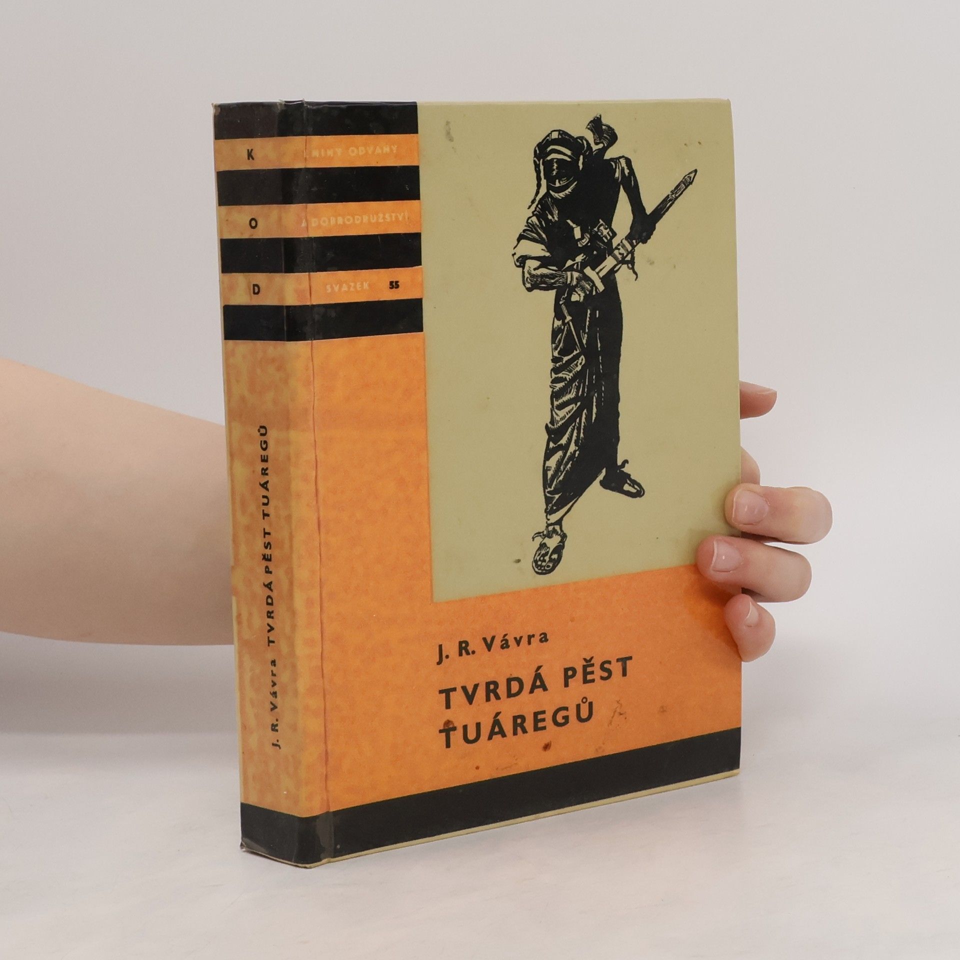 Jaroslav Raimund Vávra Tvrdá pěst Tuáregů