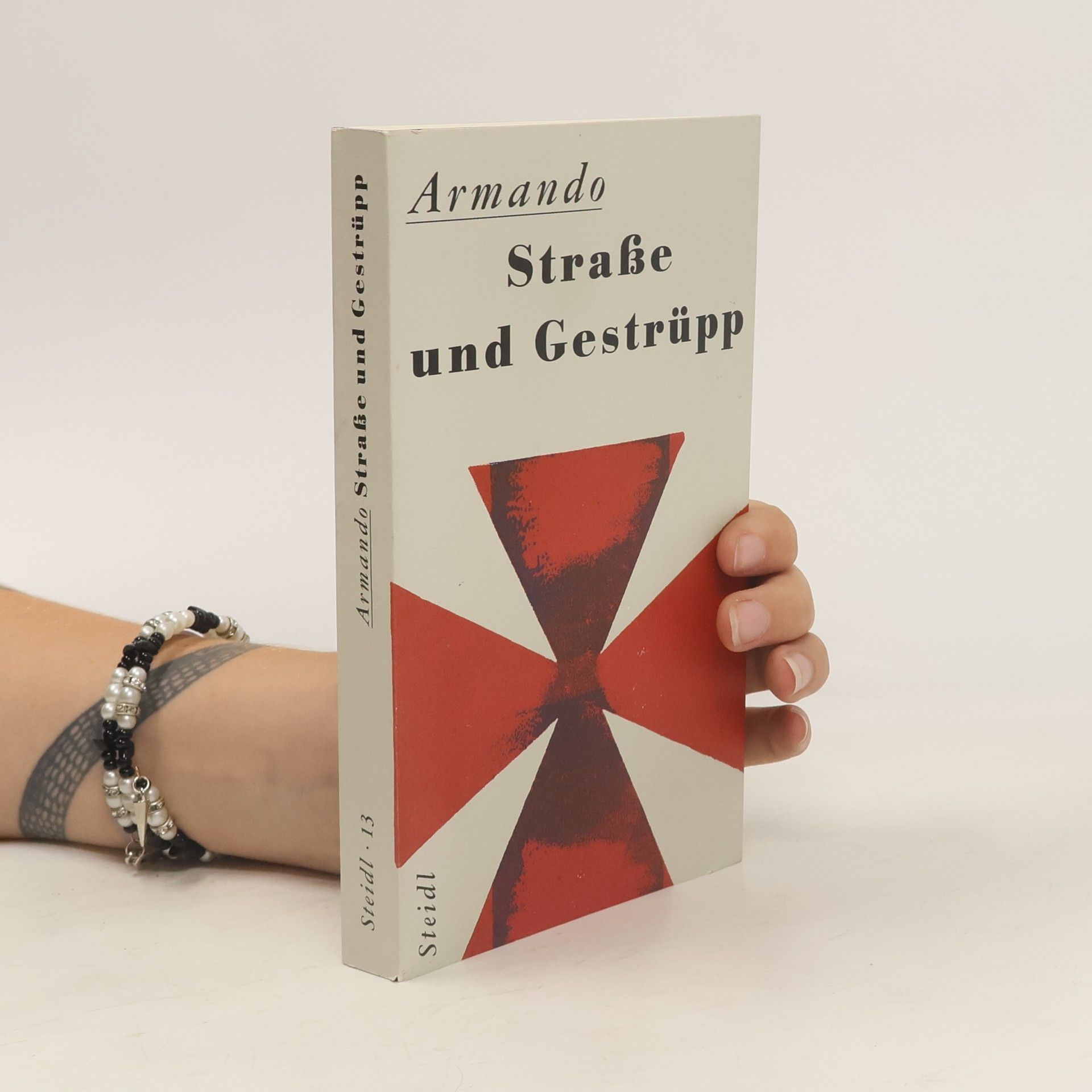 Armando Strasse und Gestrüpp