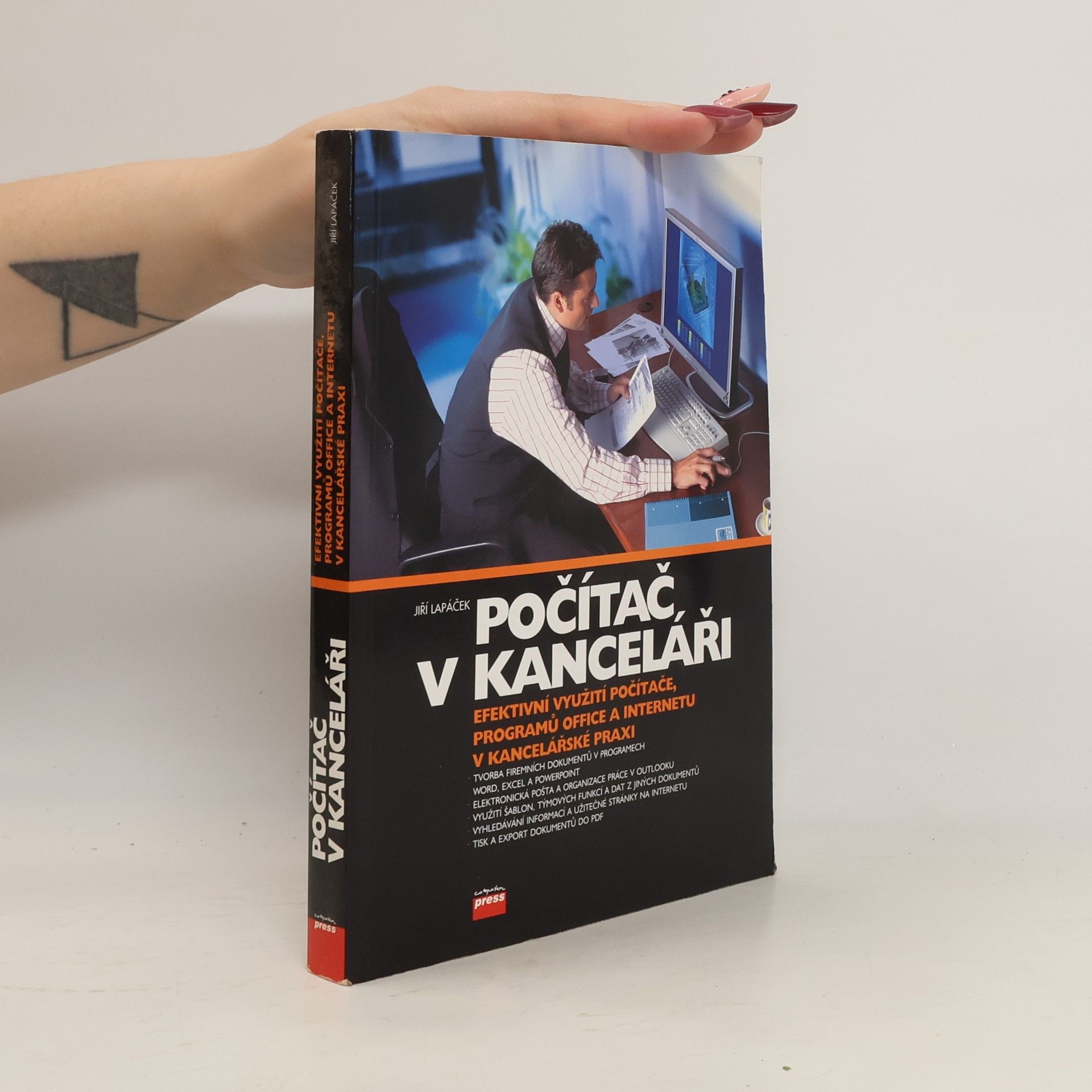Jiří Lapáček Počítač v kanceláři