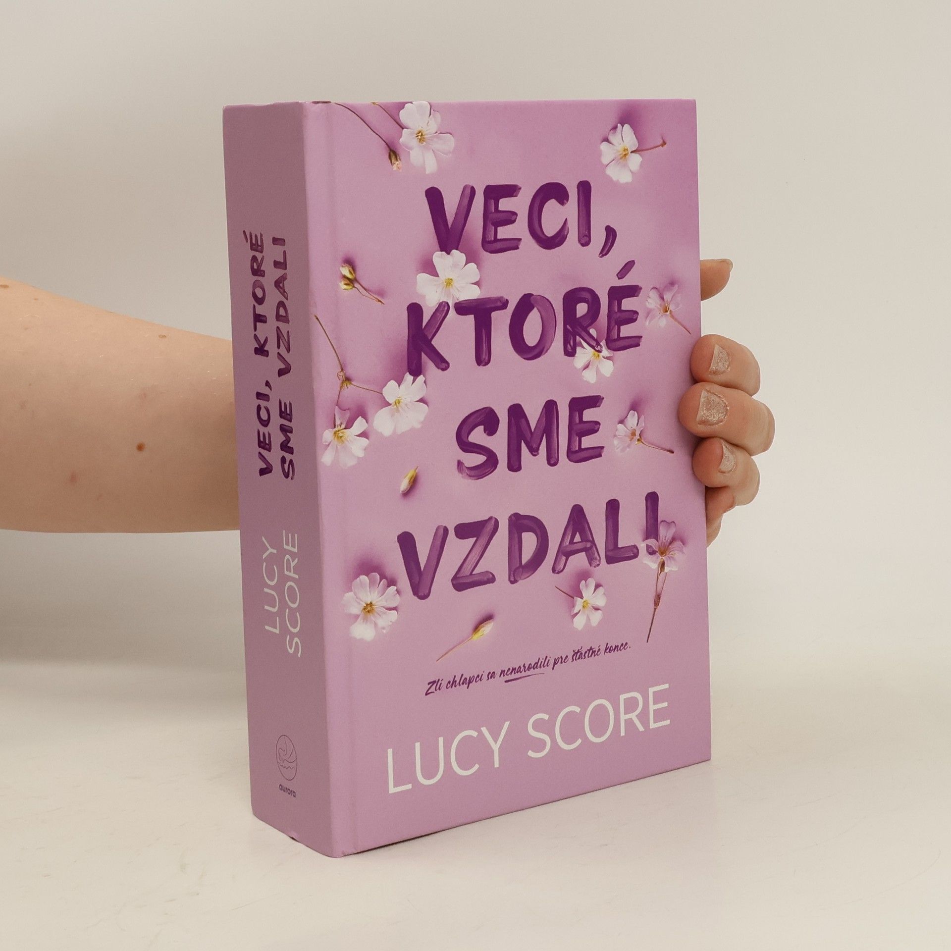 Lucy Score Knockemount 3. Veci, ktoré sme vzdali
