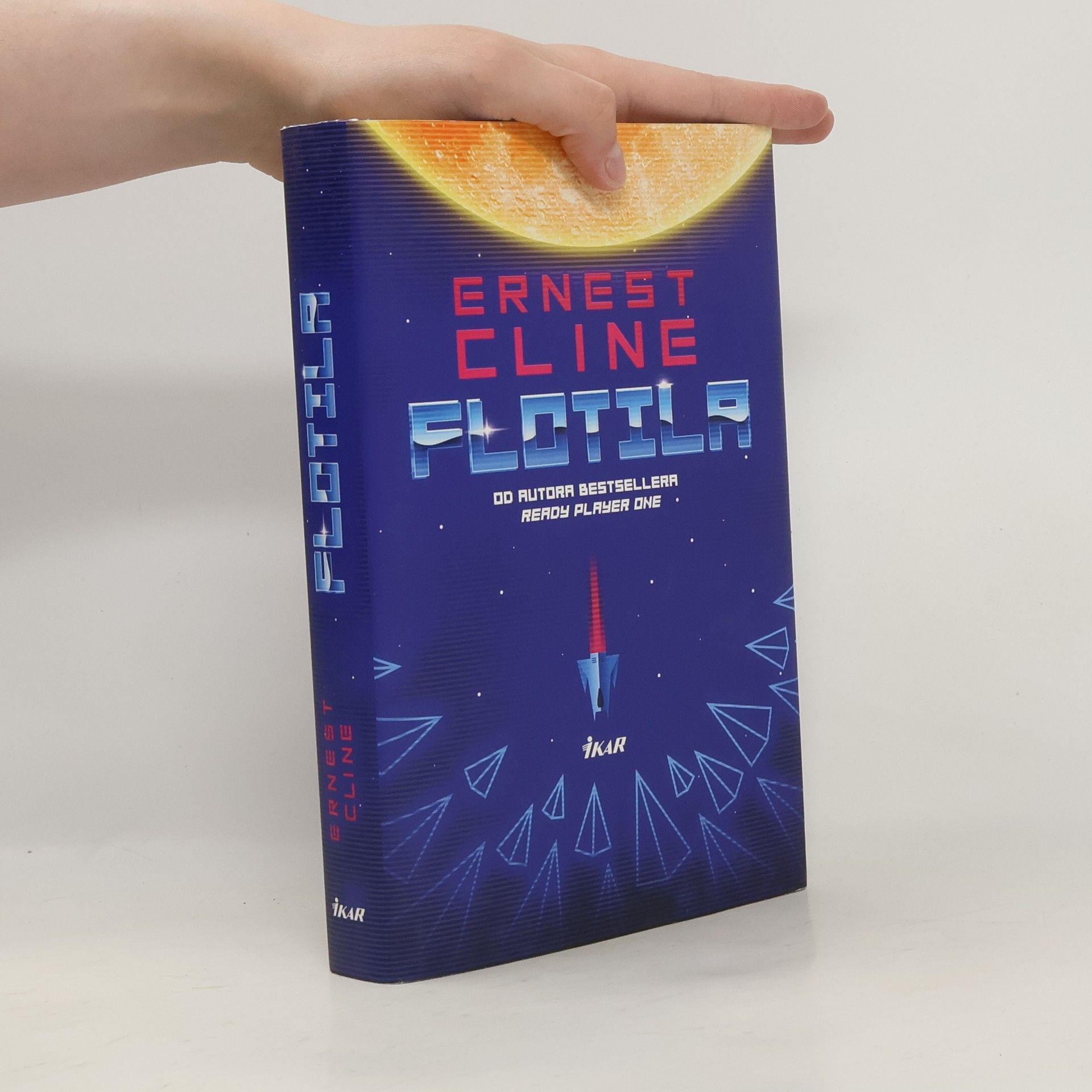 Ernest Cline Flotila