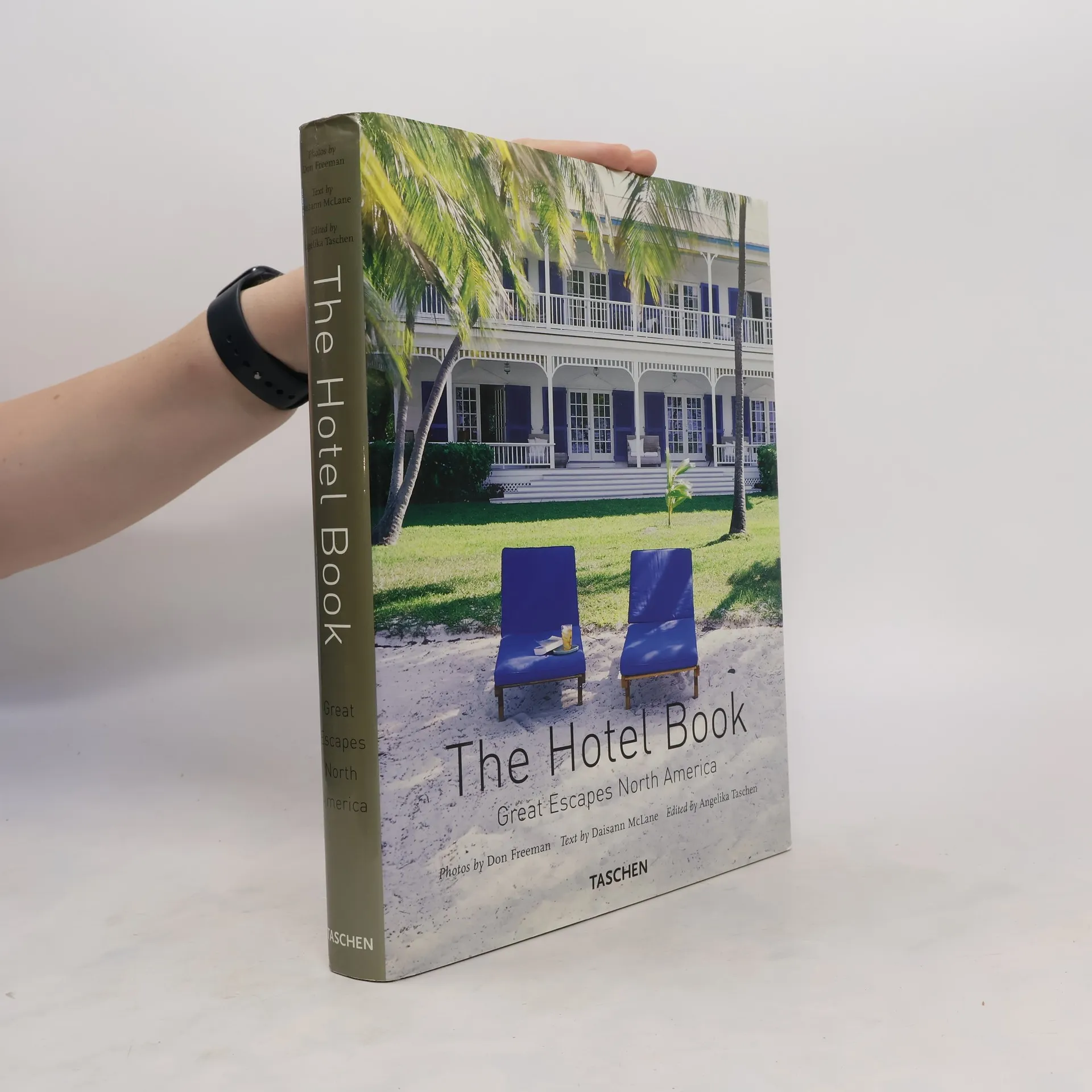 The hotel book | Book | Don Freeman | FR