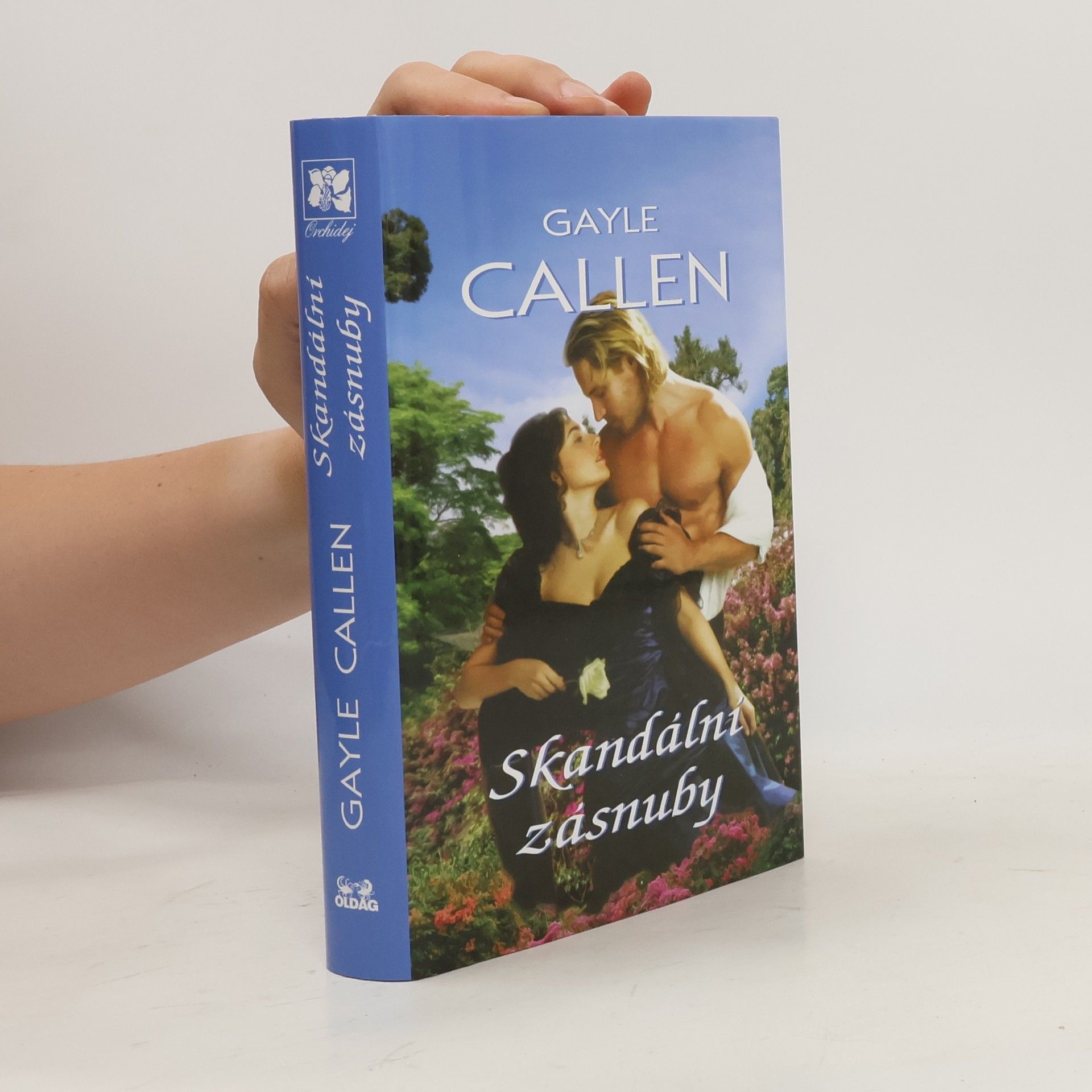 Julia Latham Skandální zásnuby
