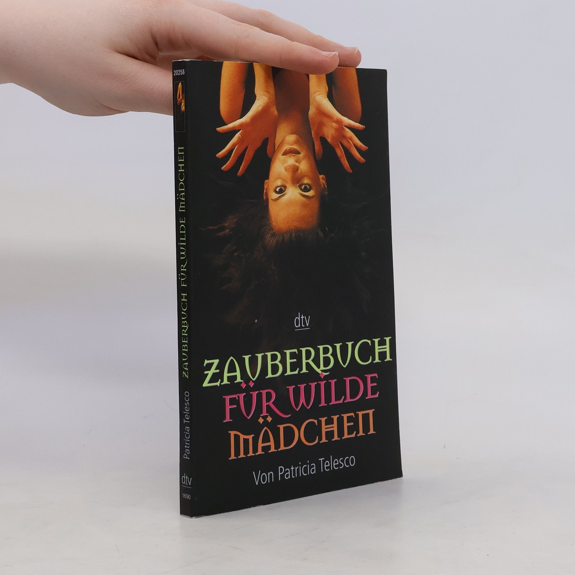 Patrícia Telesco Zauberbuch für wilde Mädchen