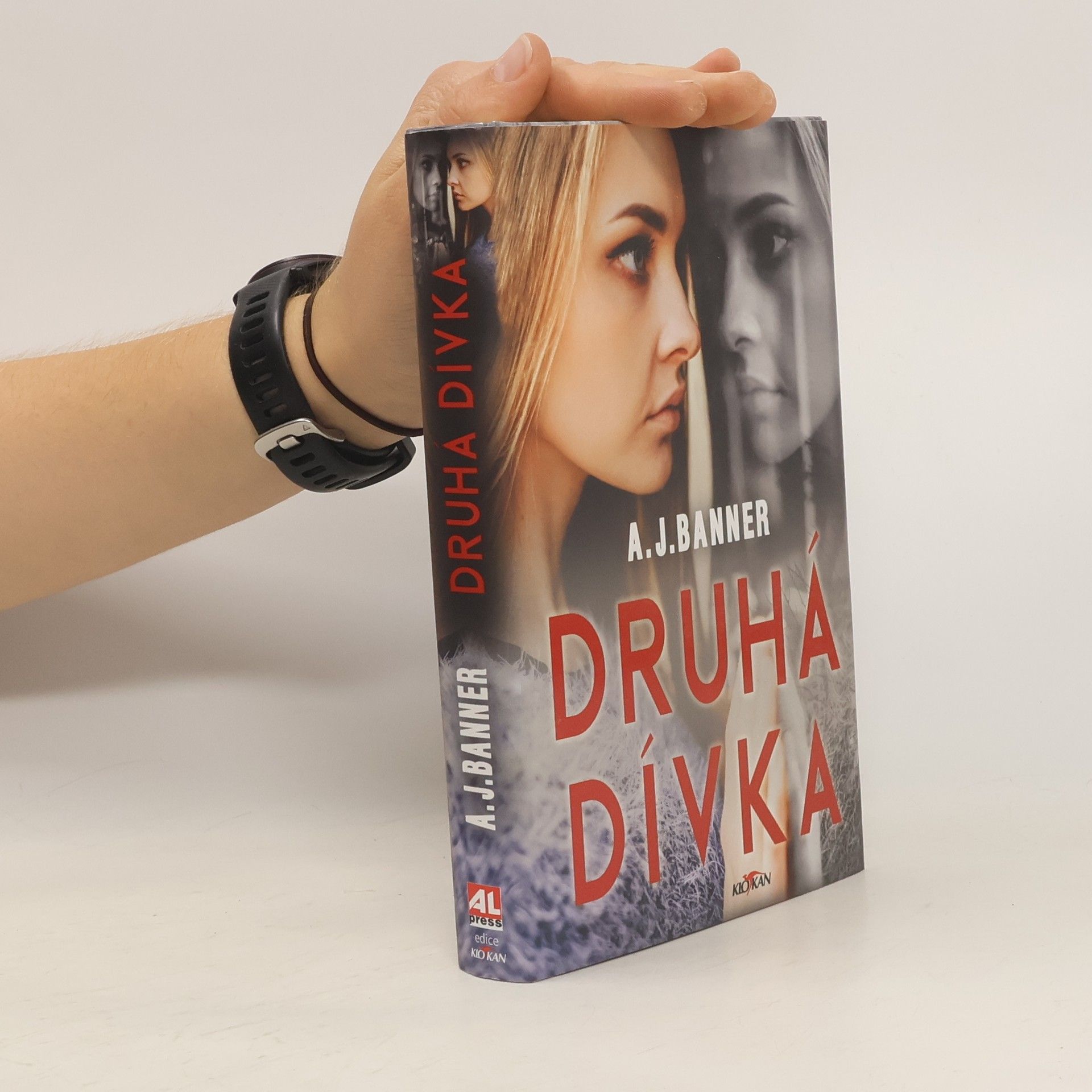 A. J. Banner Druhá dívka