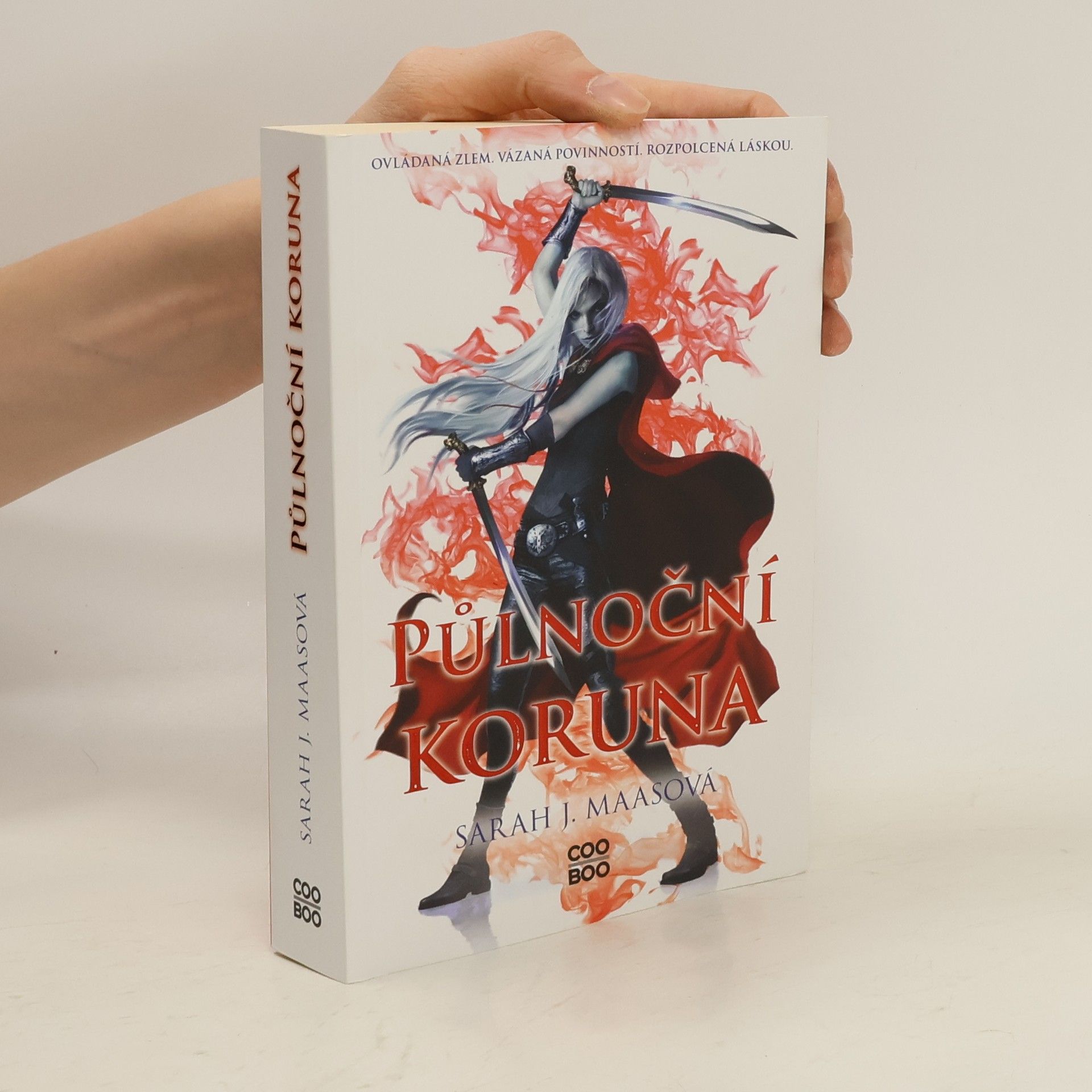 Sarah J. Maas Půlnoční koruna