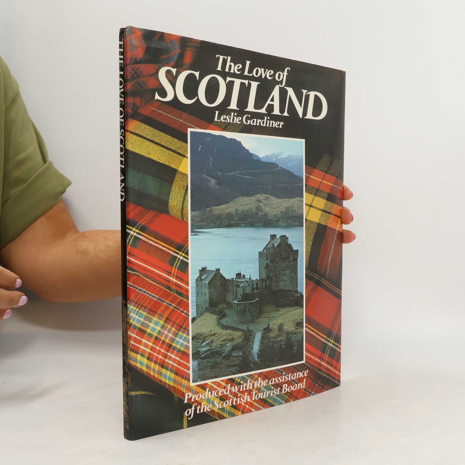 Leslie Gardiner The love of Scotland