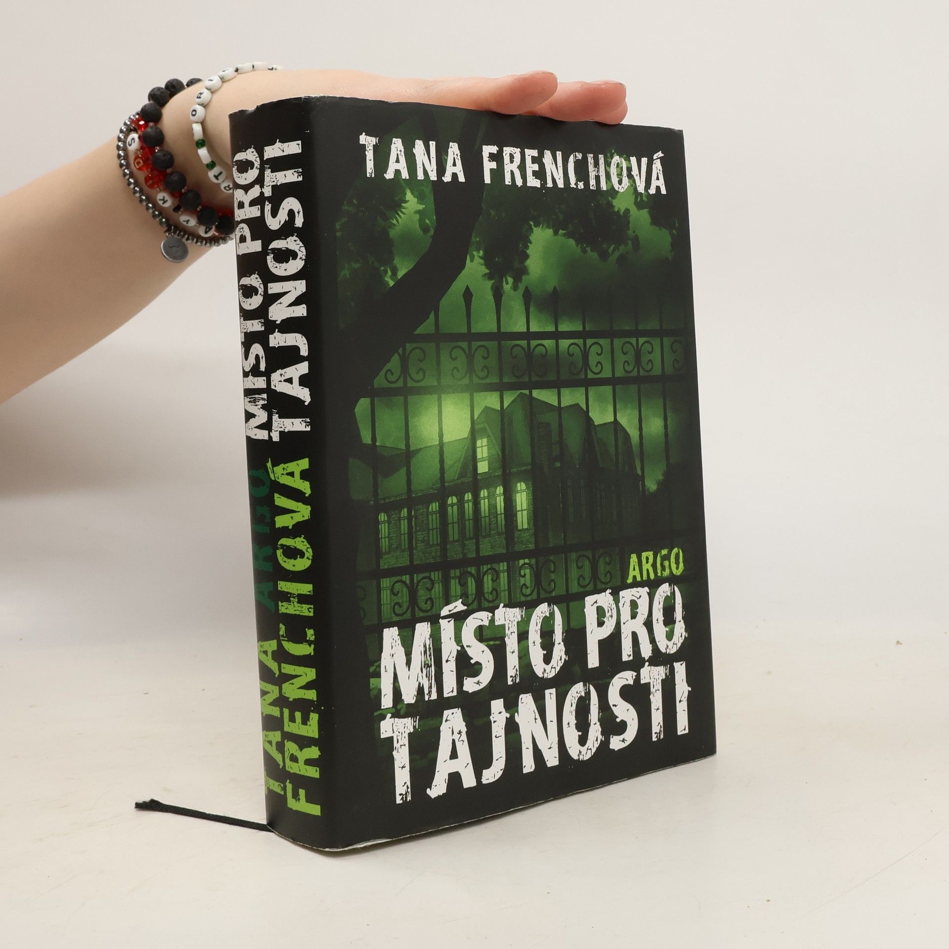 Tana French Místo pro tajnosti