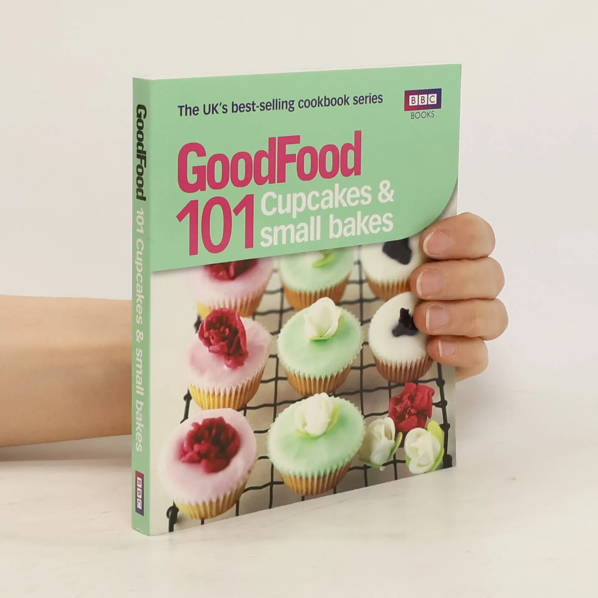 Good Food: Cupcakes & Small Bakes | Book | Paperback | Good Food | EN
