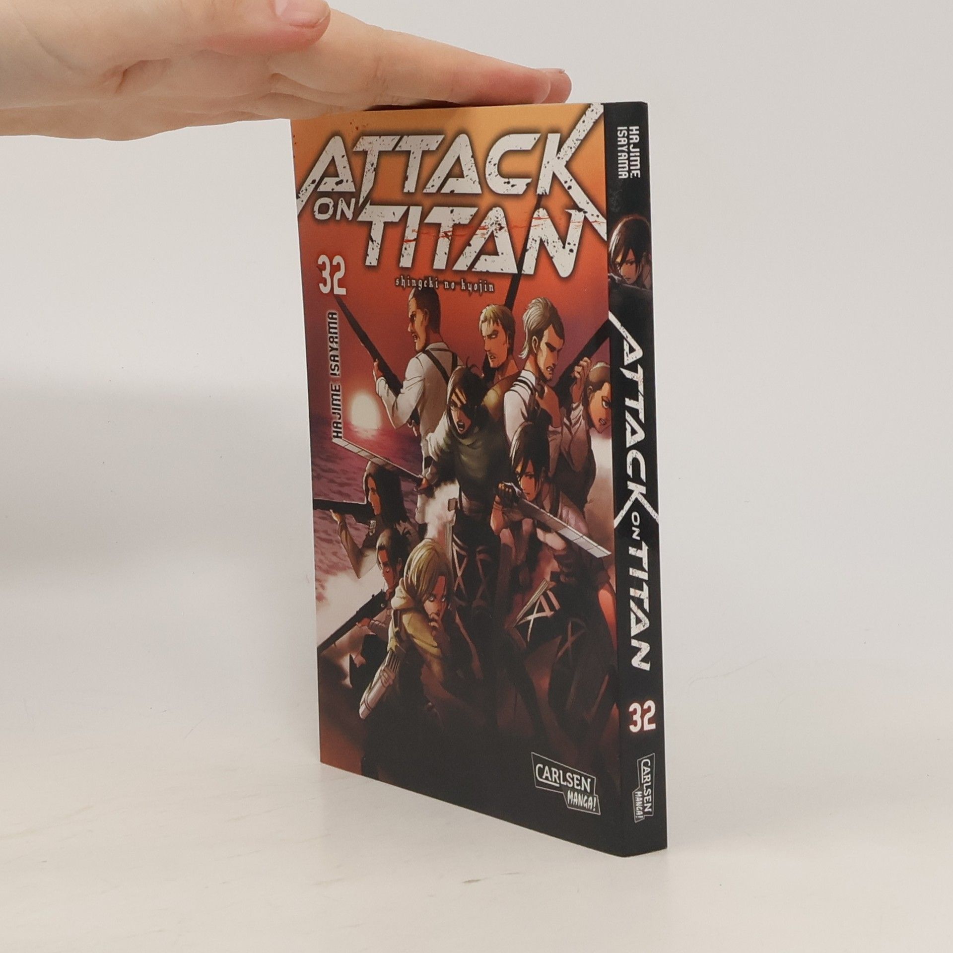 Hajime Isayama Attack on Titan 32