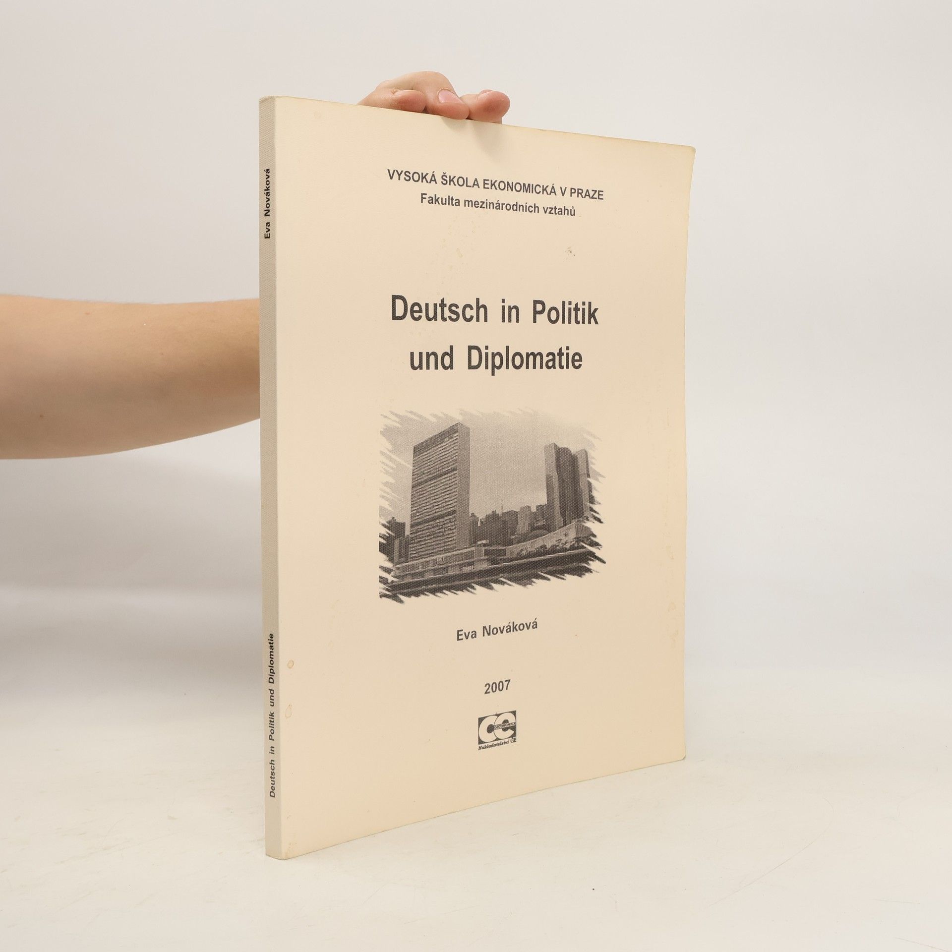Eva Nováková Deutsch in Politik und Diplomatie