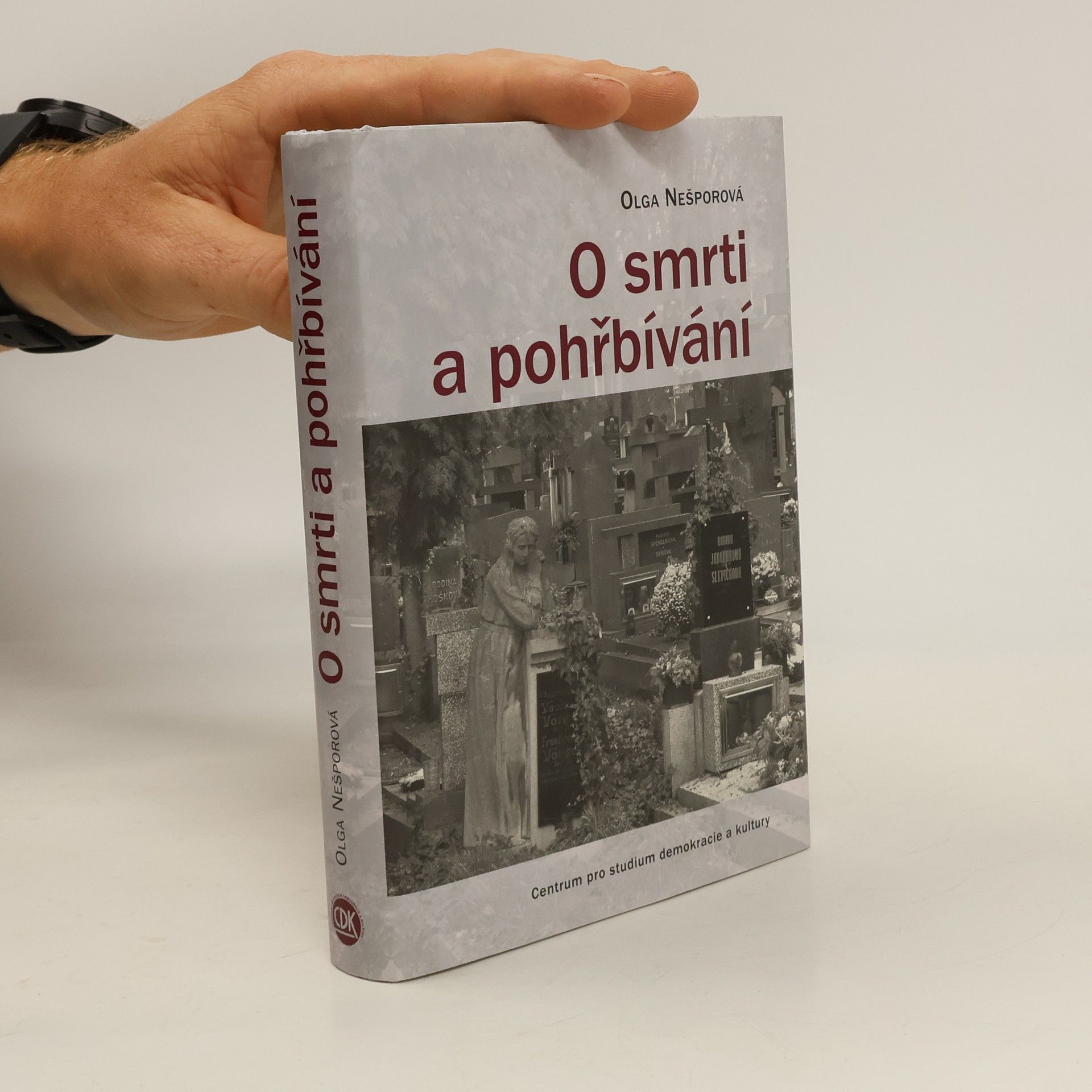 Olga Nešporová O smrti a pohřbívání