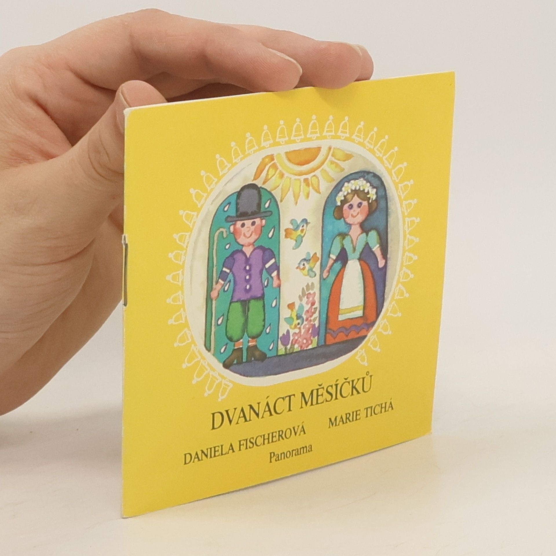 Marie Tichá Dvanáct měsíčků