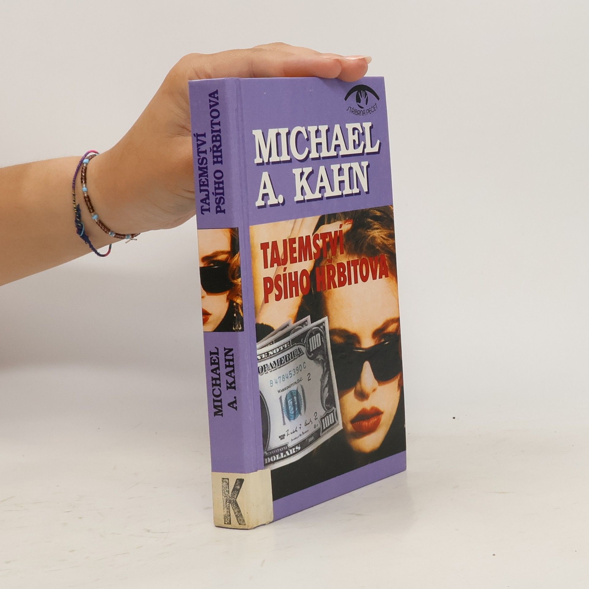Michael A. Kahn Tajemství psího hřbitova