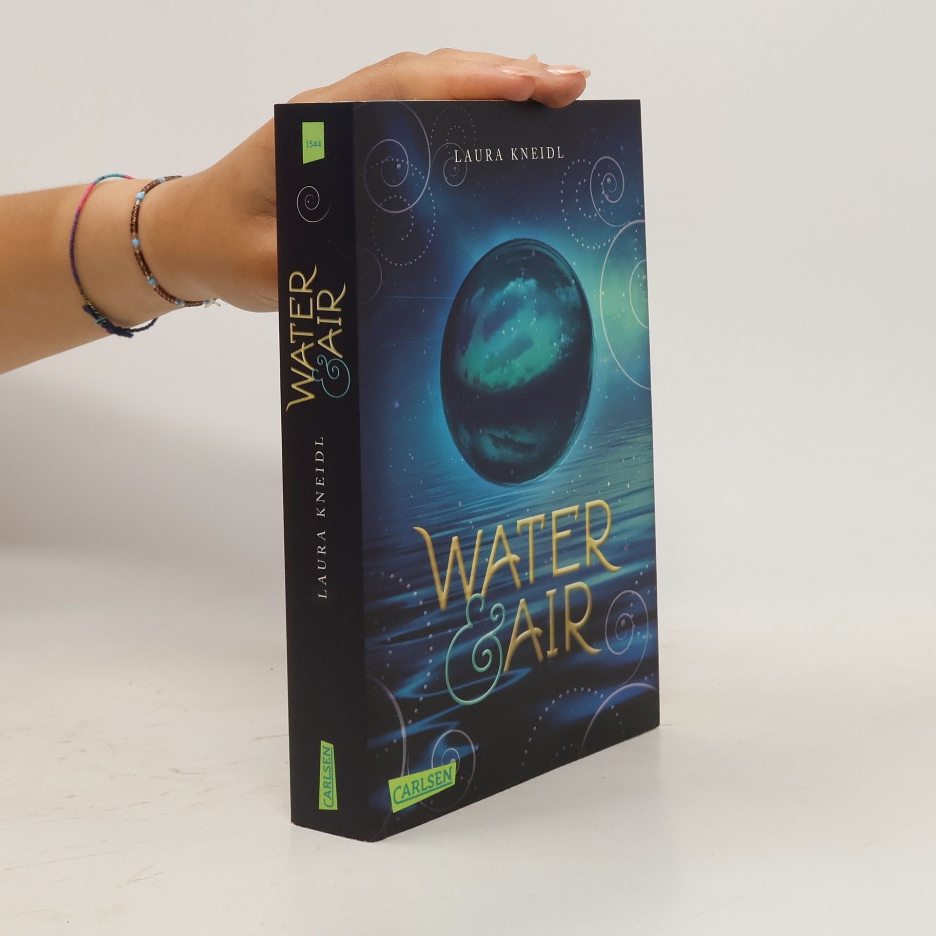 Laura Kneidl Water & air