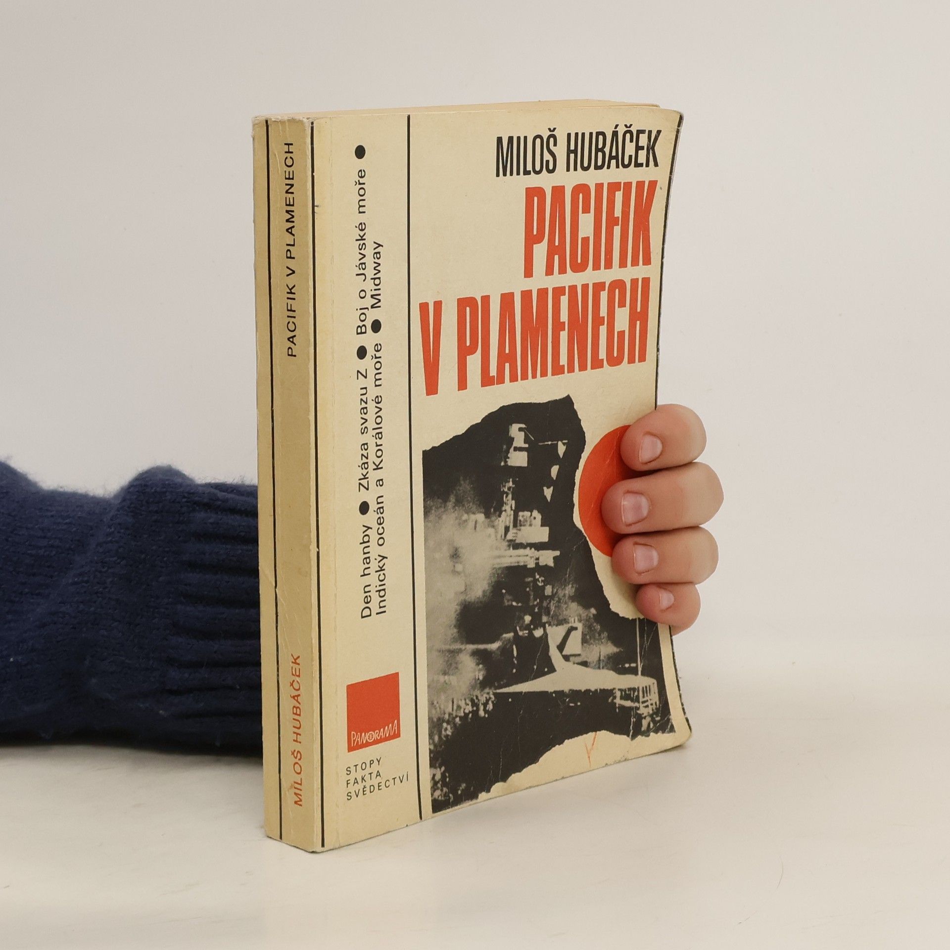 Miloš Hubáček Pacifik v plamenech