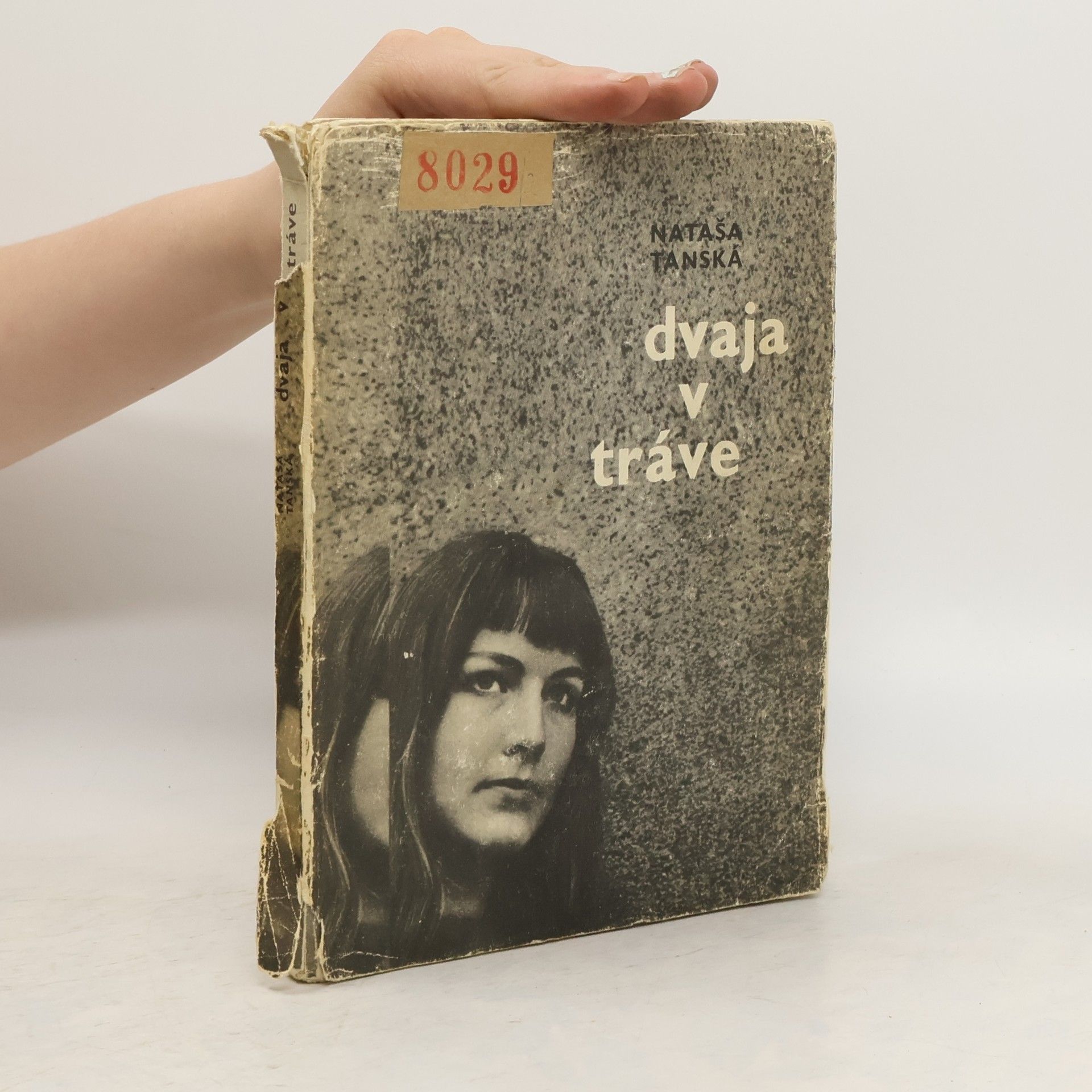 Nataša Tanská Dvaja v tráve