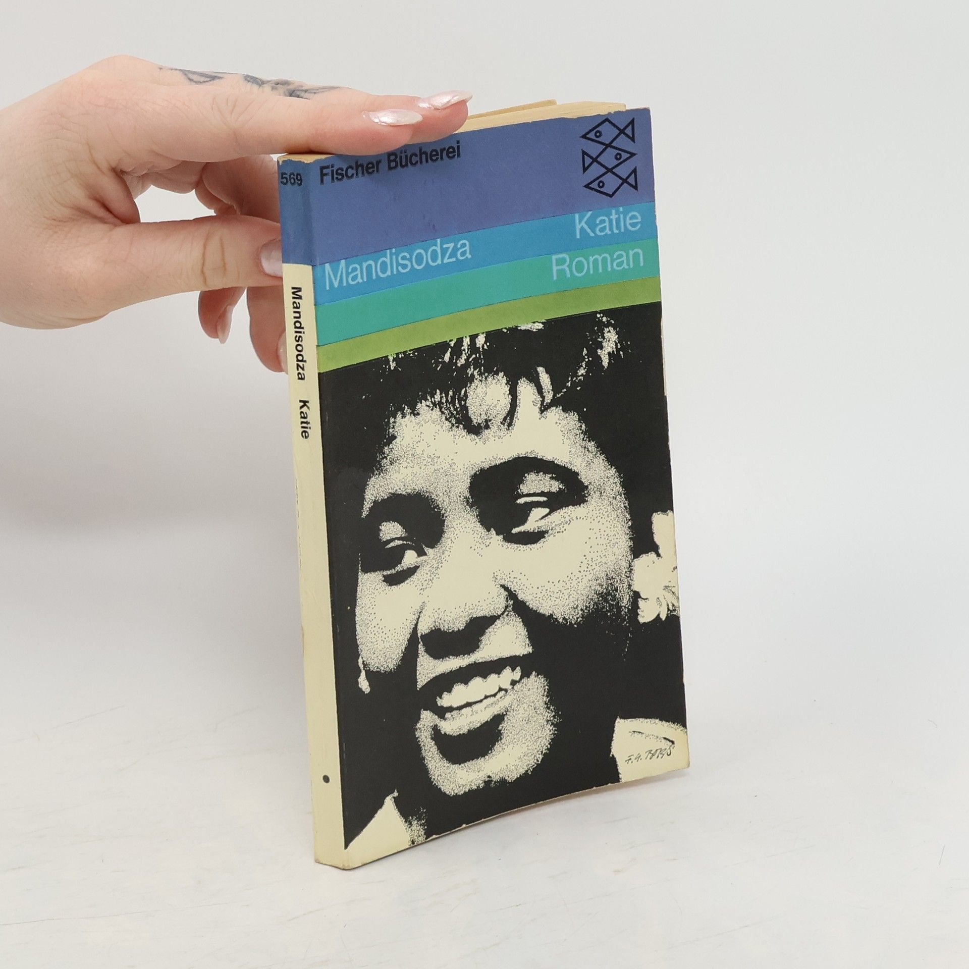 Katie Mandisodza Katie : Roman