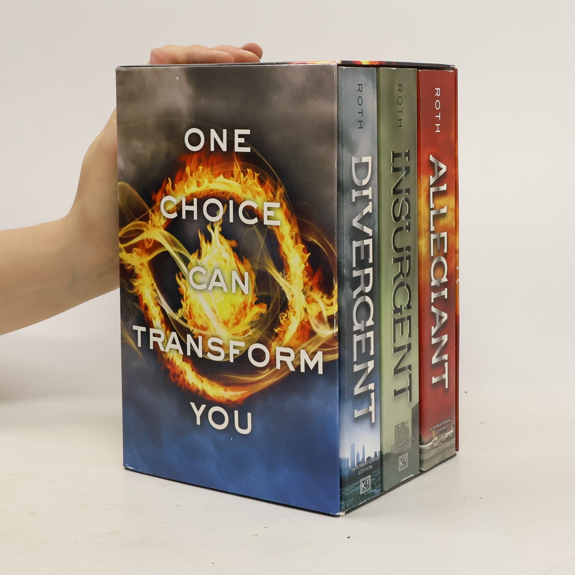 Veronica Roth Divergent. Insurgent. Allegiant