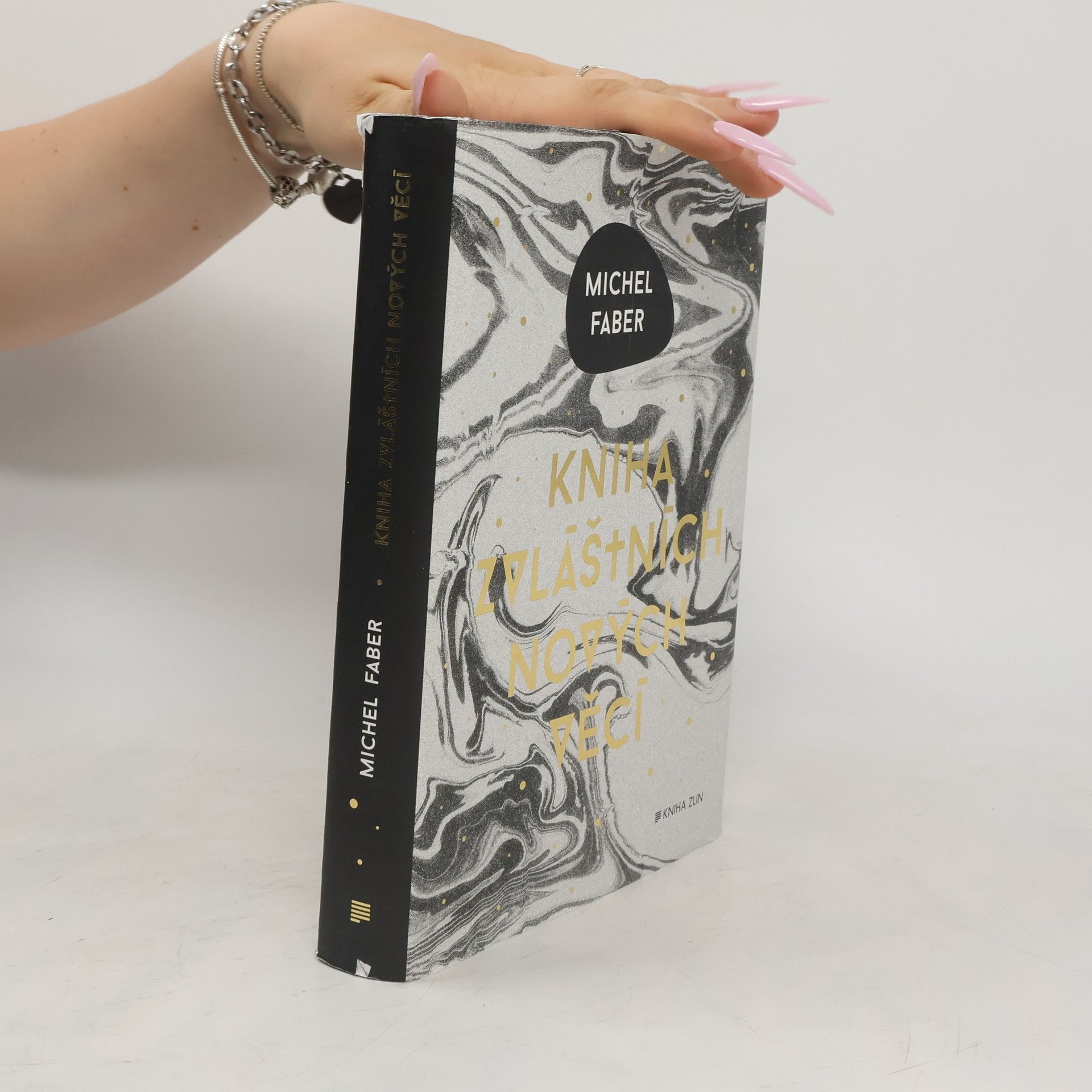 Michel Faber Kniha zvláštních nových věcí