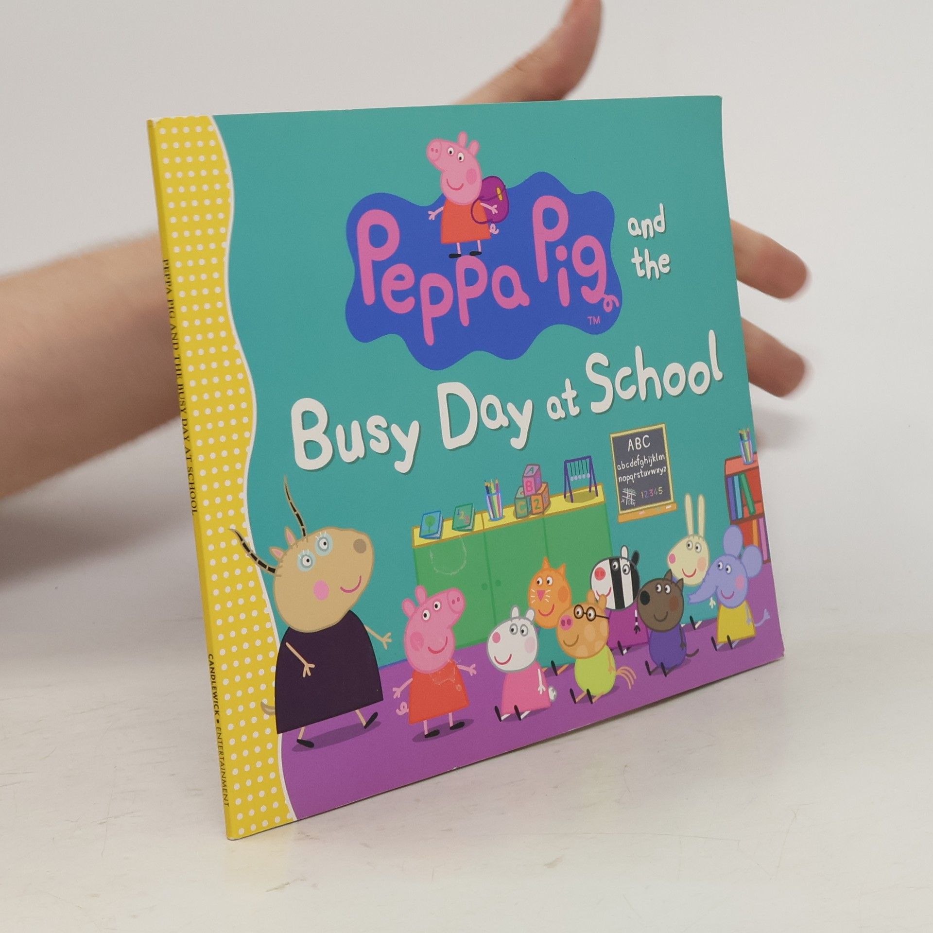 Candlewick Press Peppa Pig and the Busy Day at School