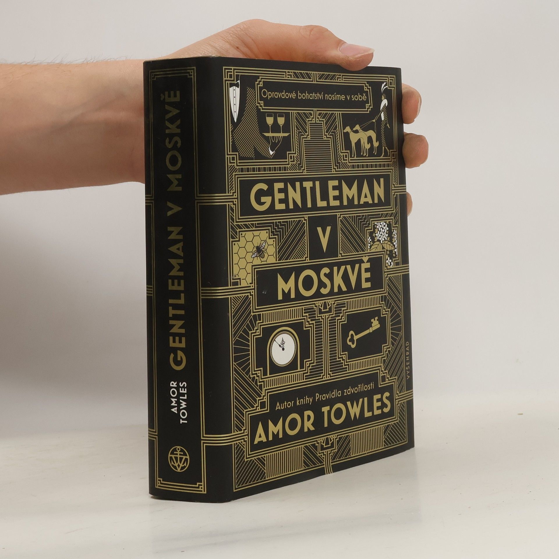 Amor Towles Gentleman v Moskvě