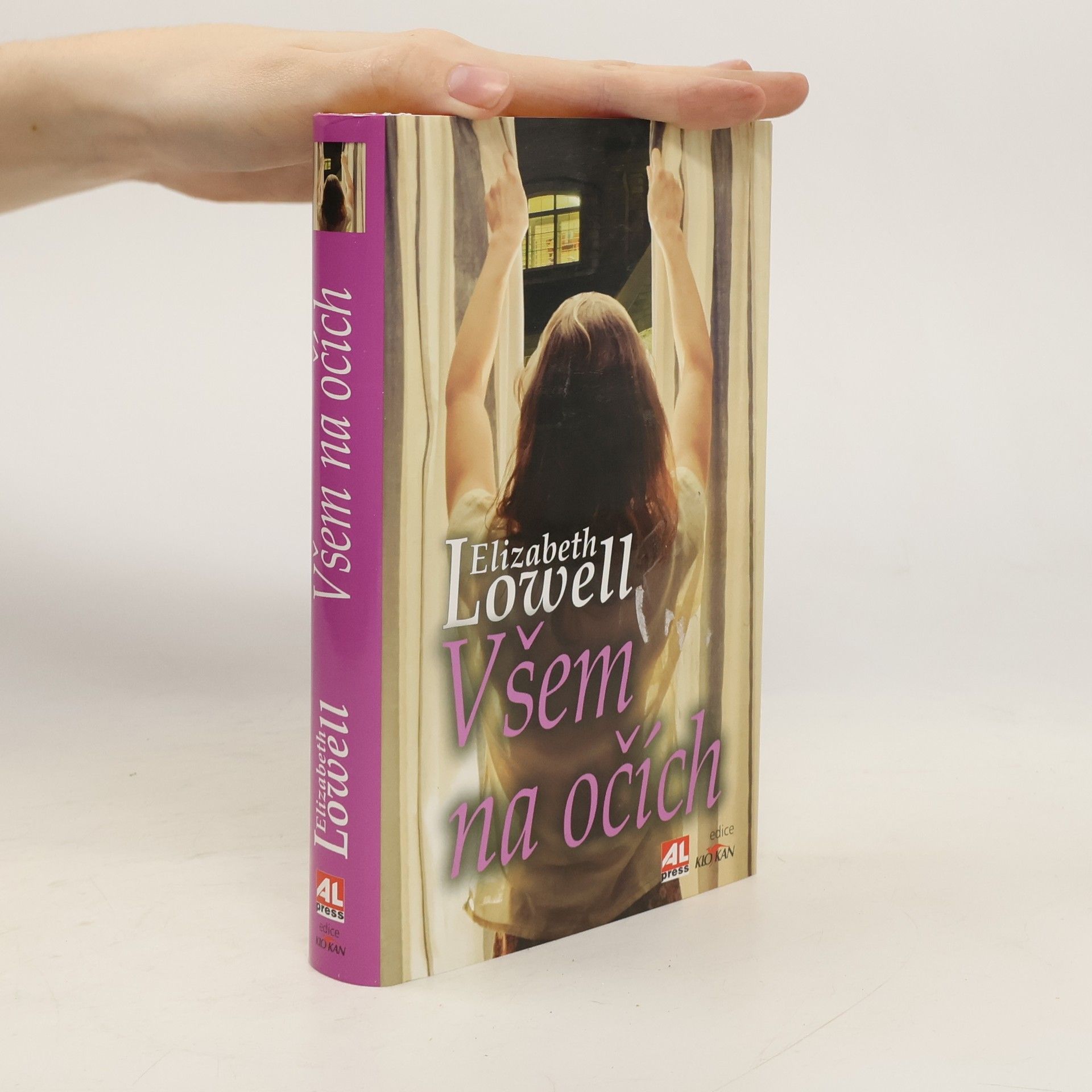 Elizabeth Lowell Všem na očích