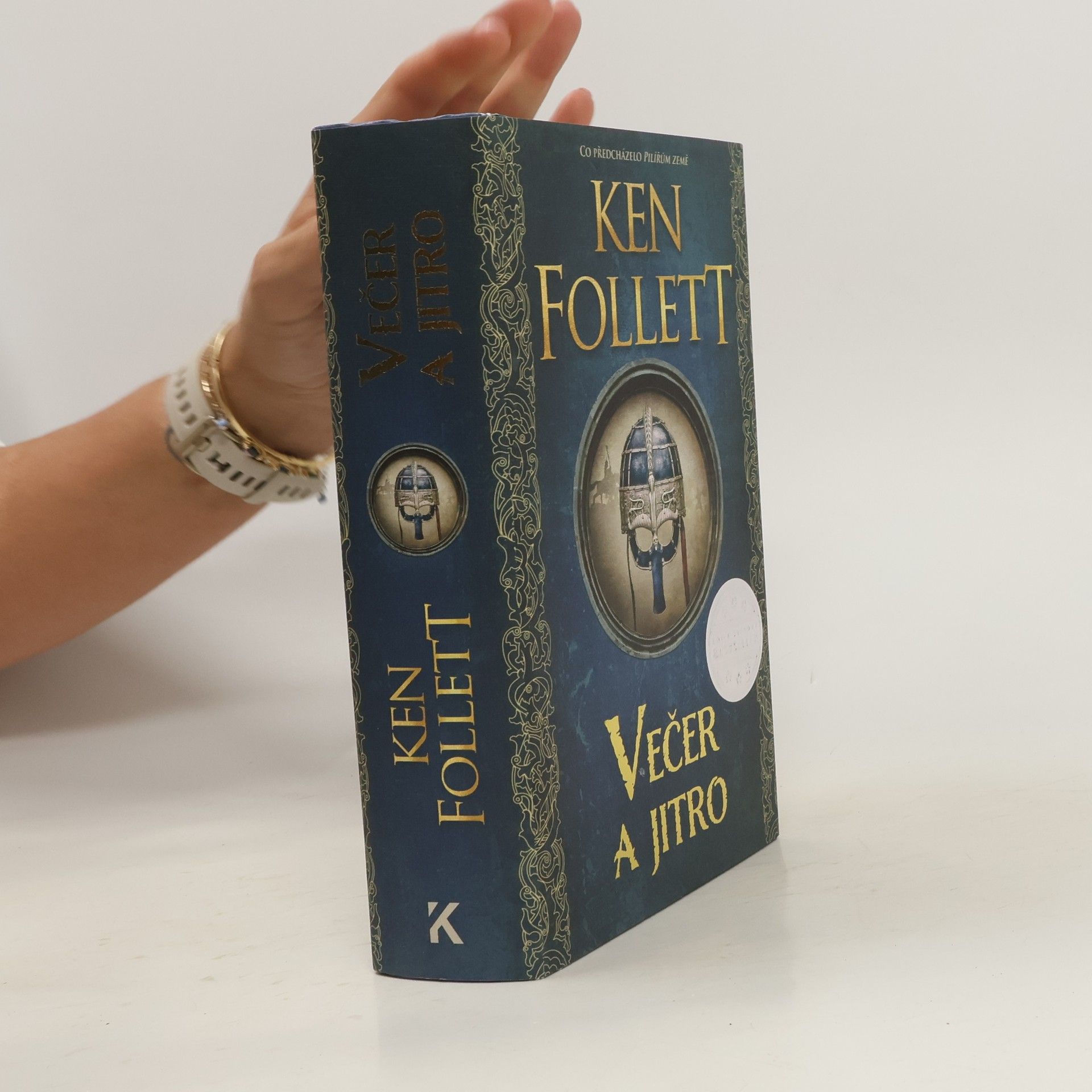 Ken Follett Večer a jitro