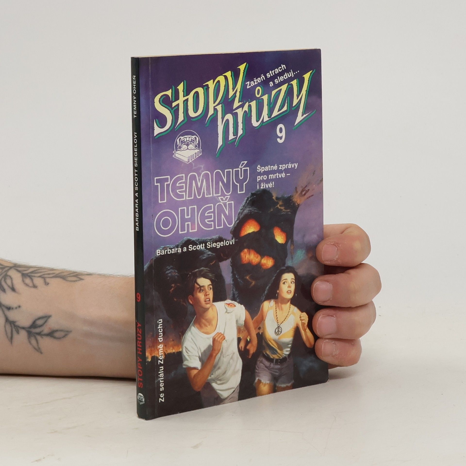 Barbara Siegel Stopy hrůzy. Temný oheň