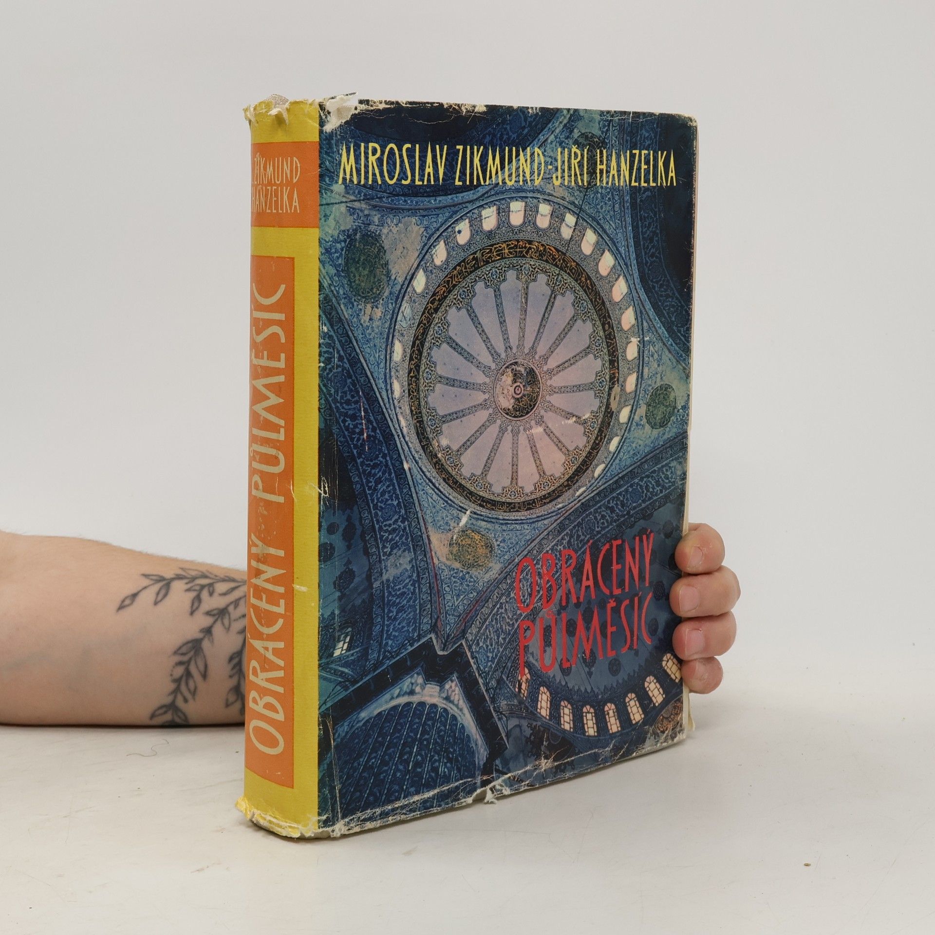 Jiří Hanzelka Obrácený půlměsíc