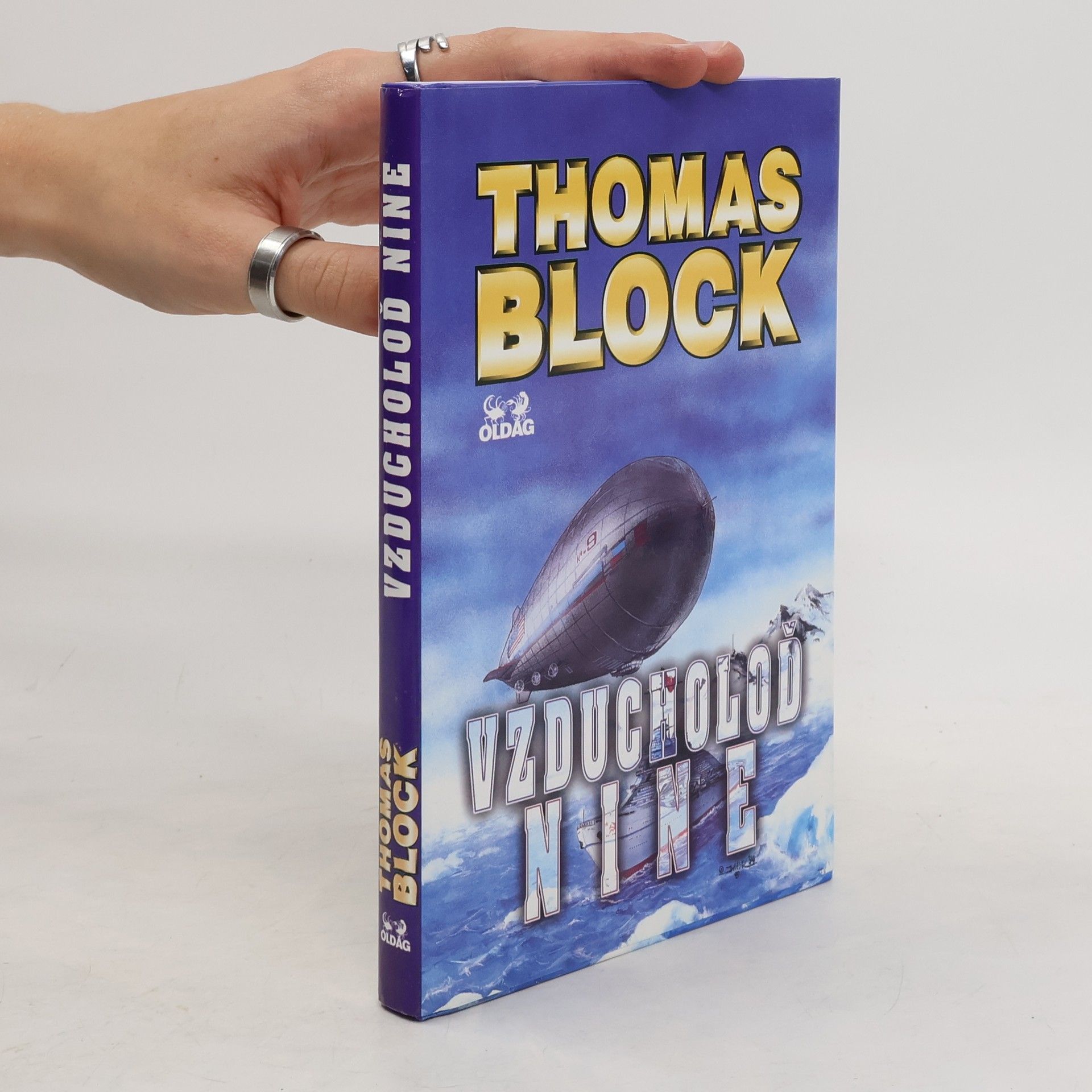 Thomas Block Vzducholoď Nine