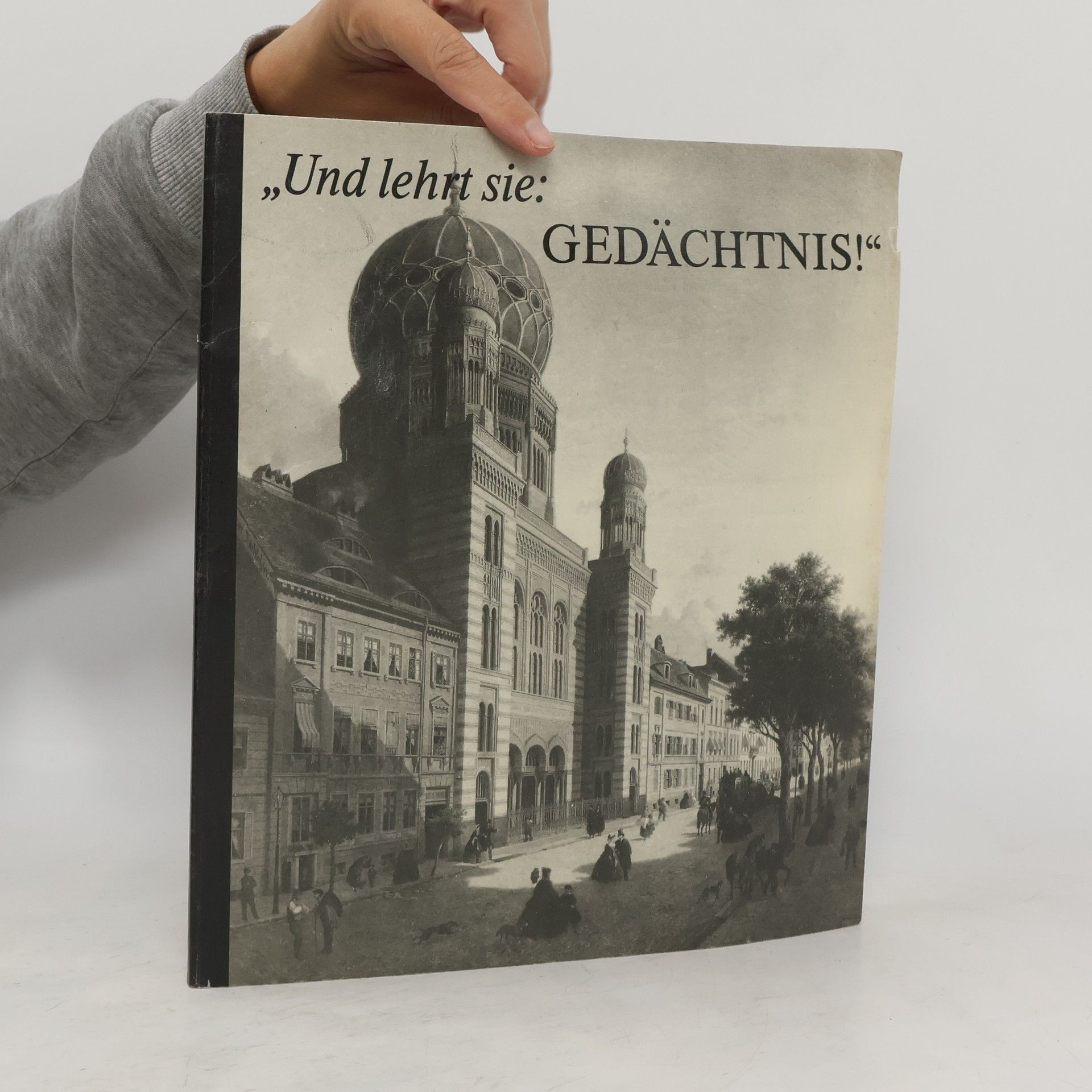 kolektiv "Und lehrt sie: Gedächtnis!"