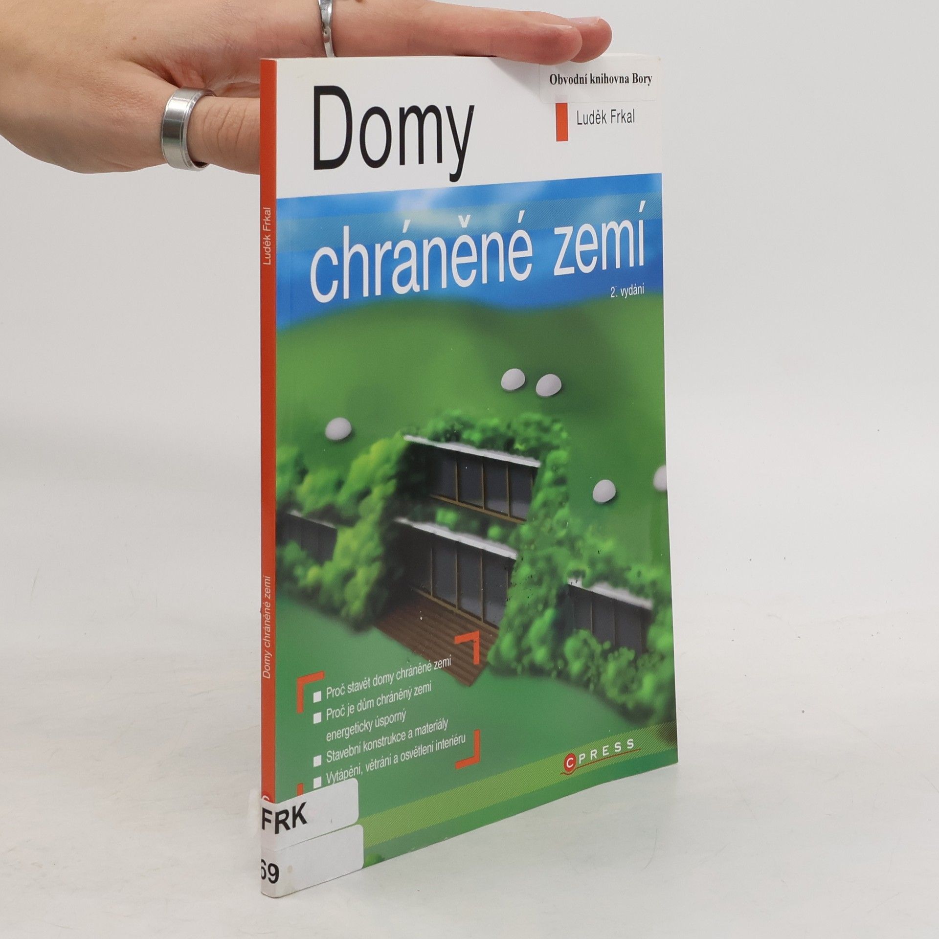 Luděk Frkal Domy chráněné zemí