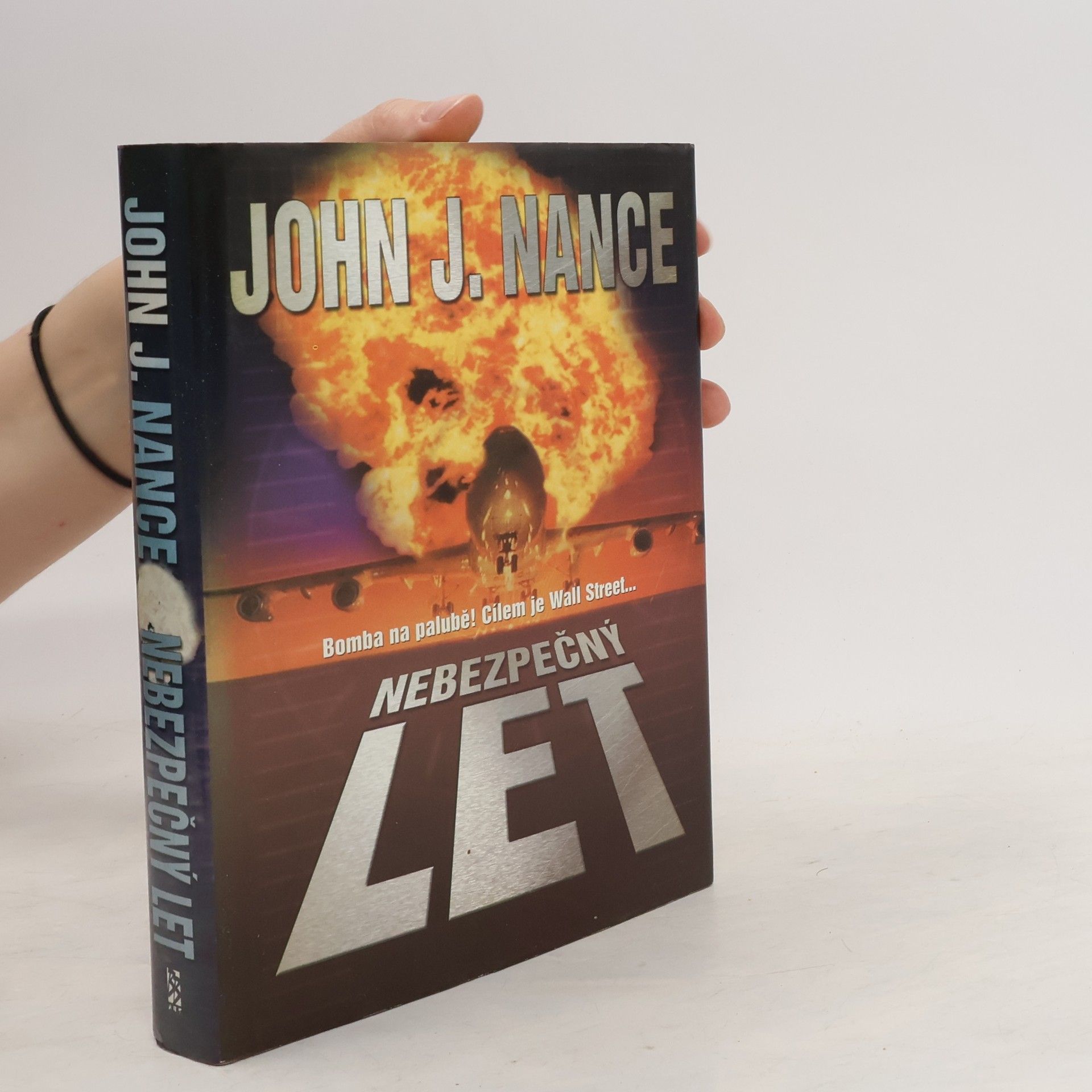 John J. Nance Nebezpečný let
