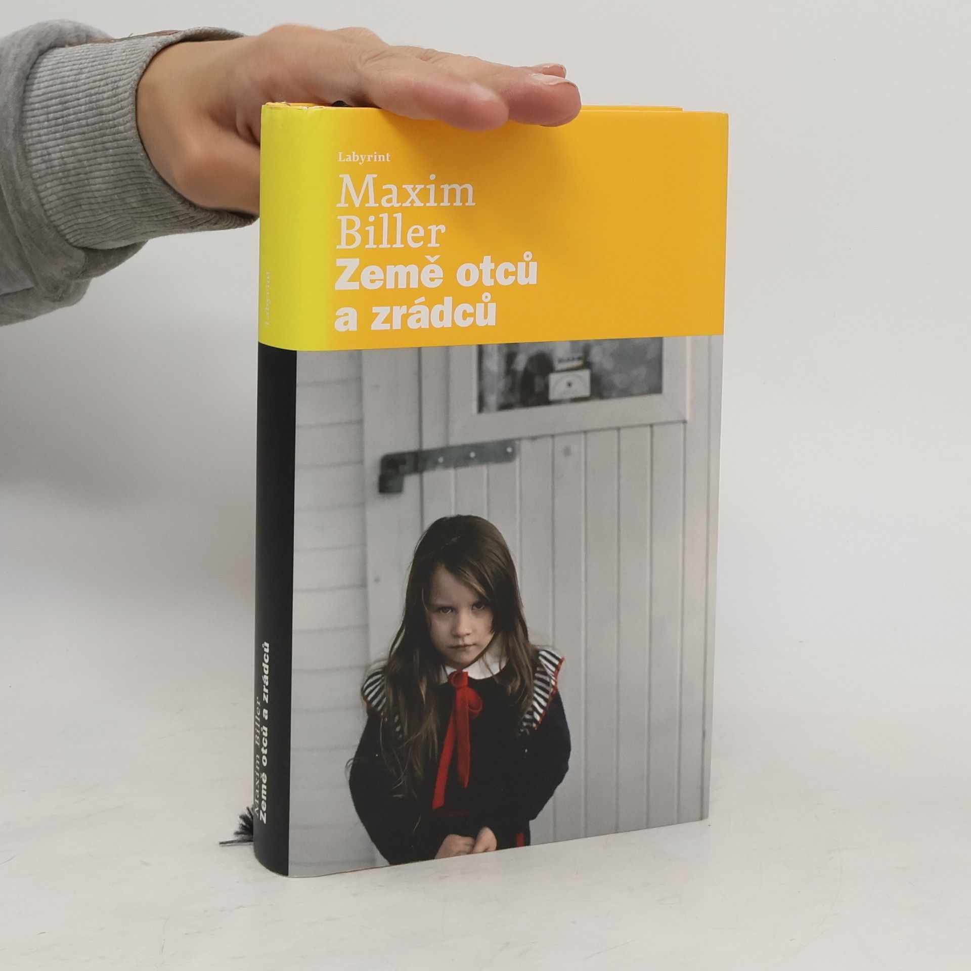 Maxim Biller Země otců a zrádců