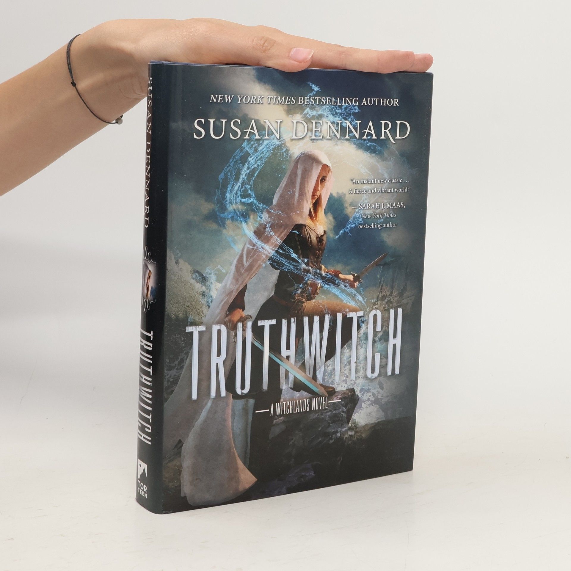Susan Dennard Truthwitch: A Witchlands novel