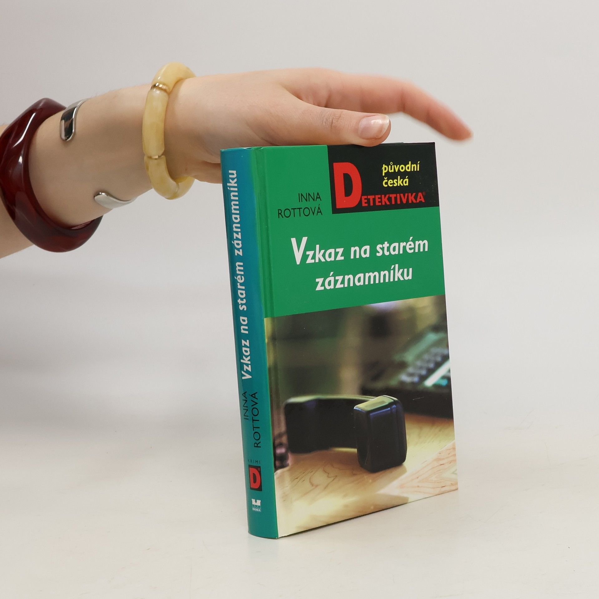 Inna Mirovská Vzkaz na starém záznamníku