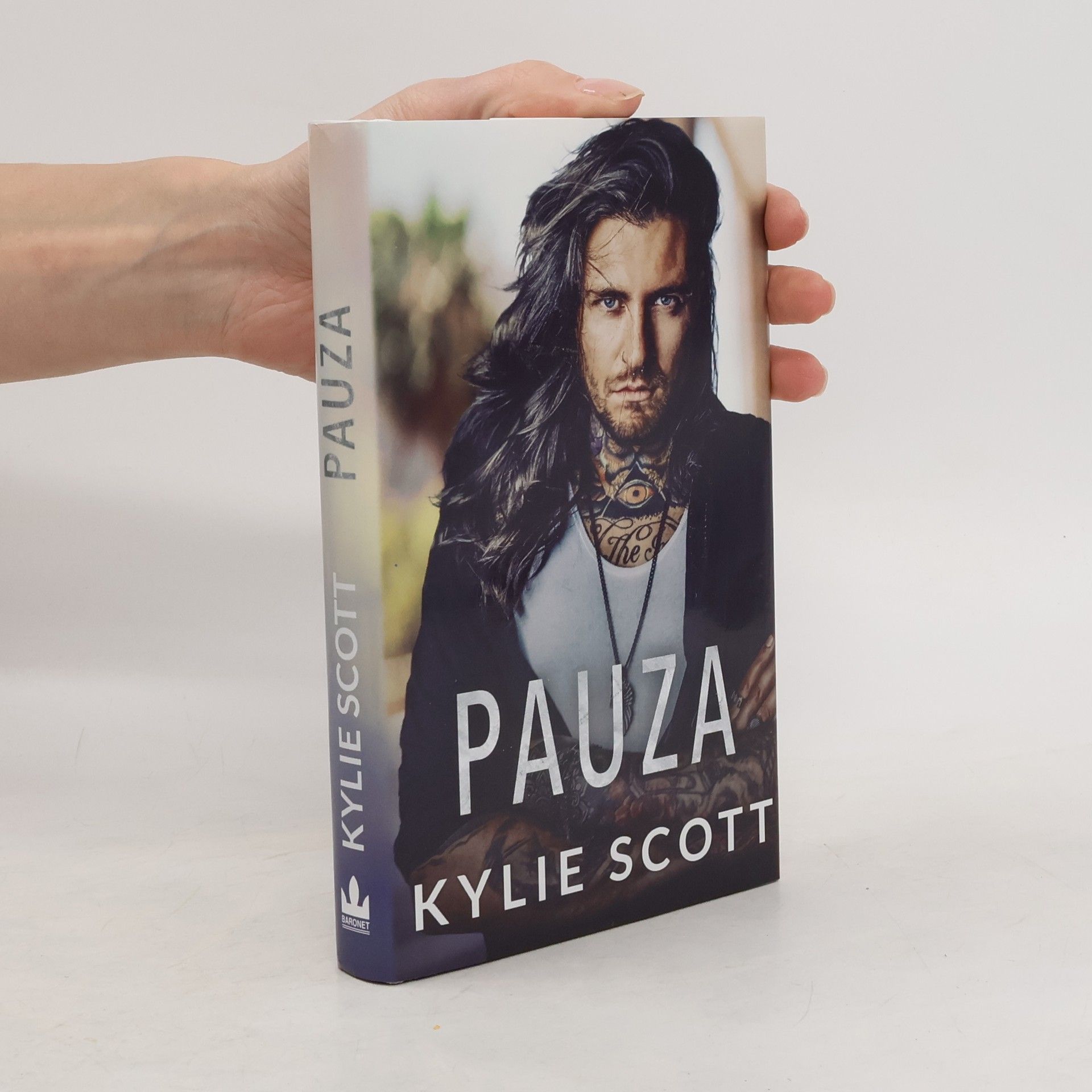 Kylie Scott Pauza