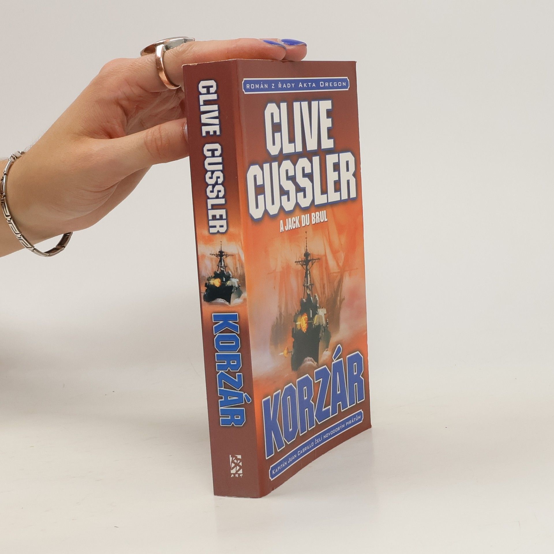 Clive Cussler Korzár