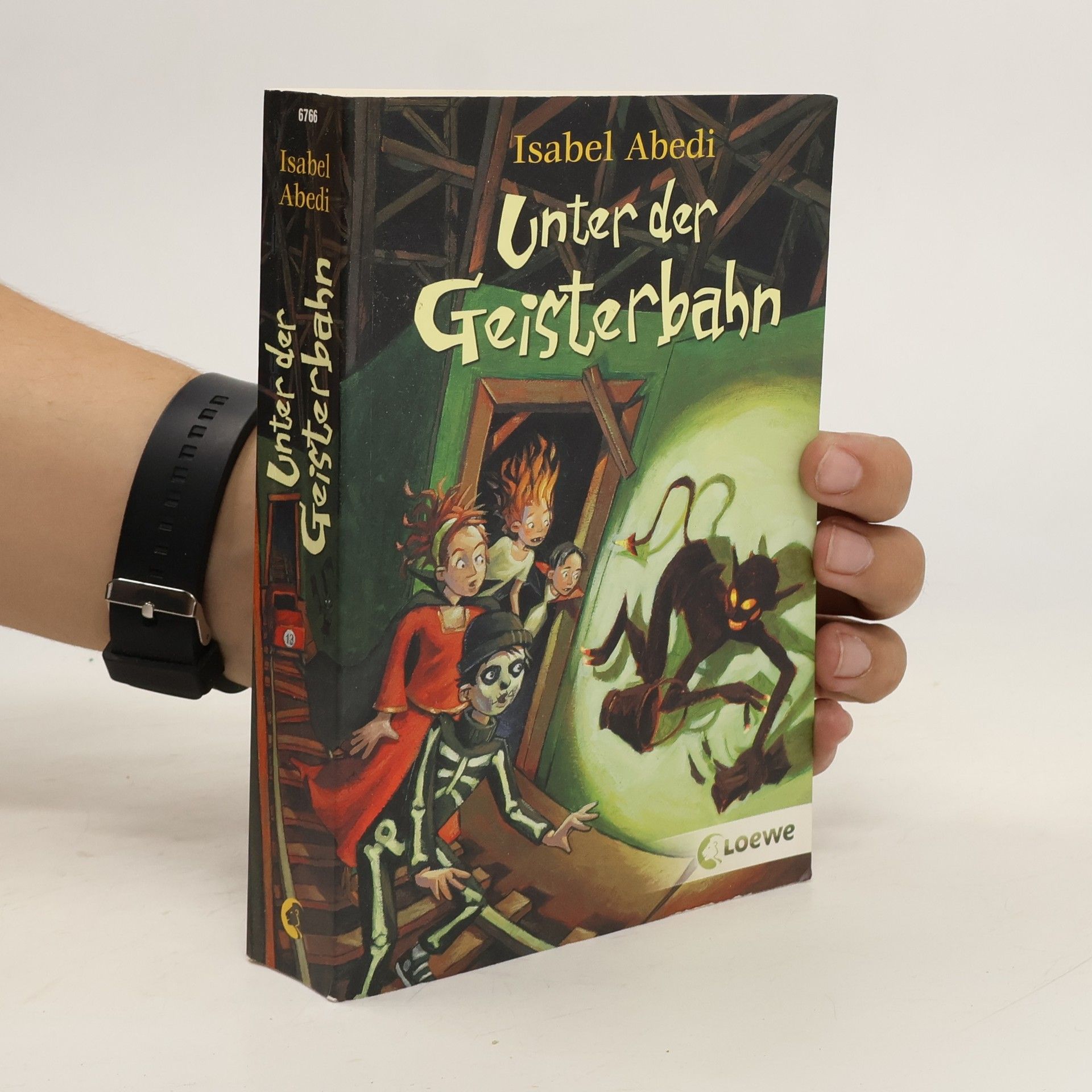 Isabel Abedi Unter der Geisterbahn