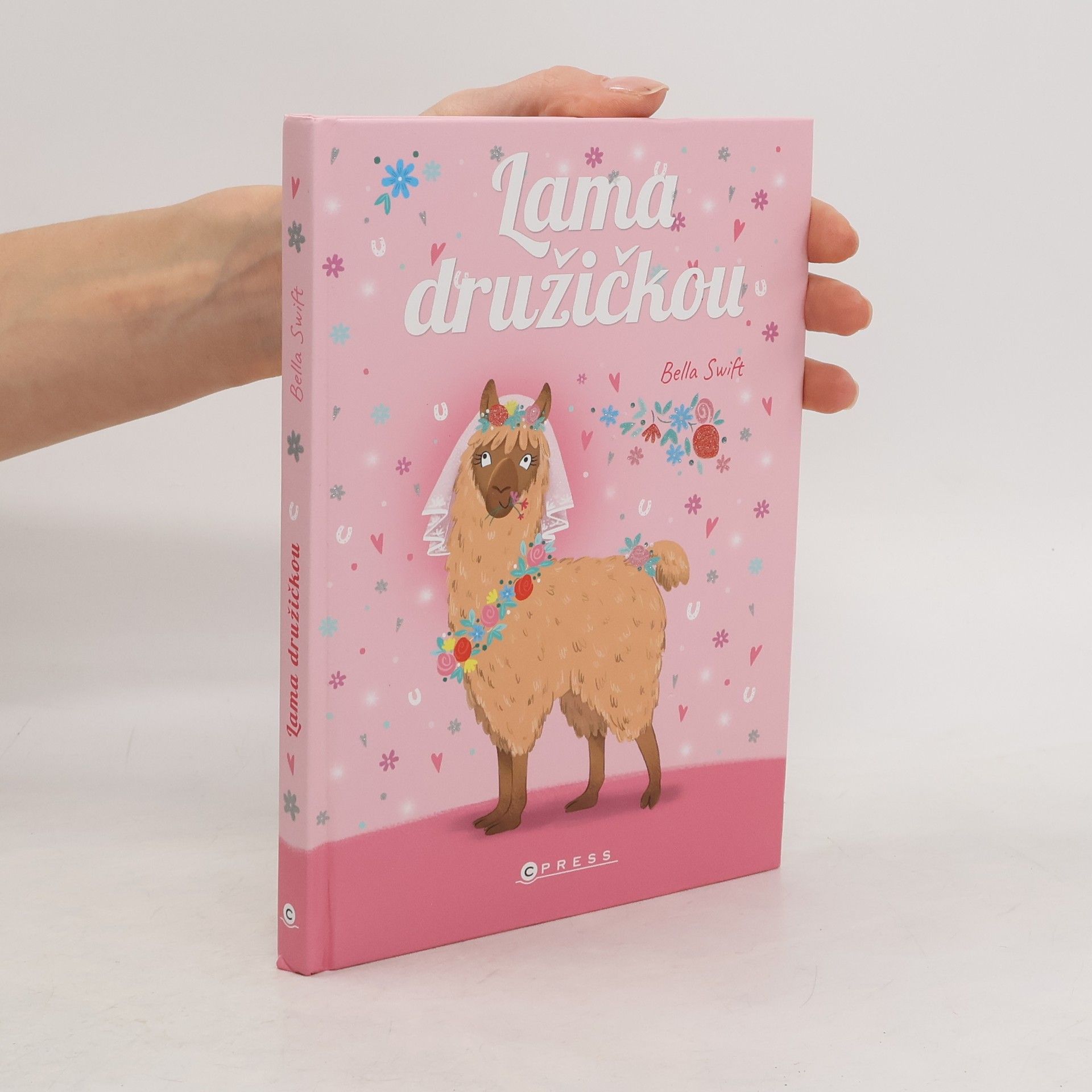 Bella Swift Lama družičkou