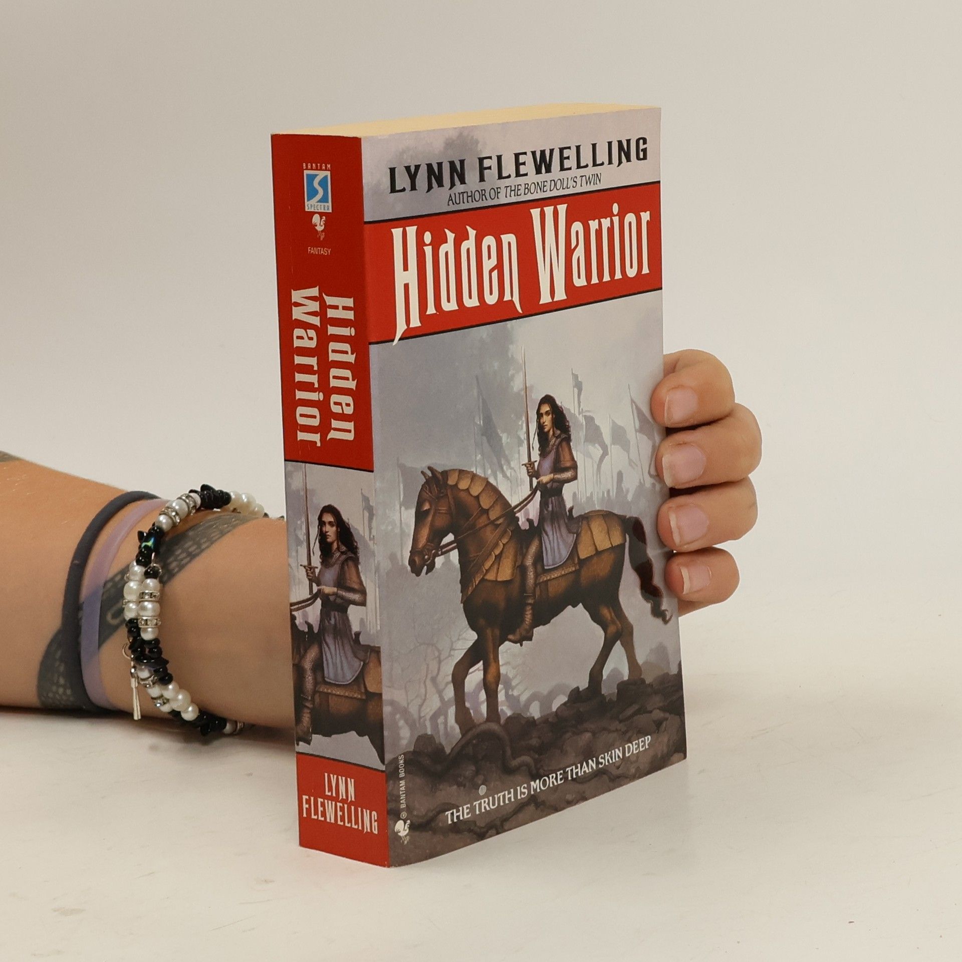Lynn Flewelling Hidden Warrior