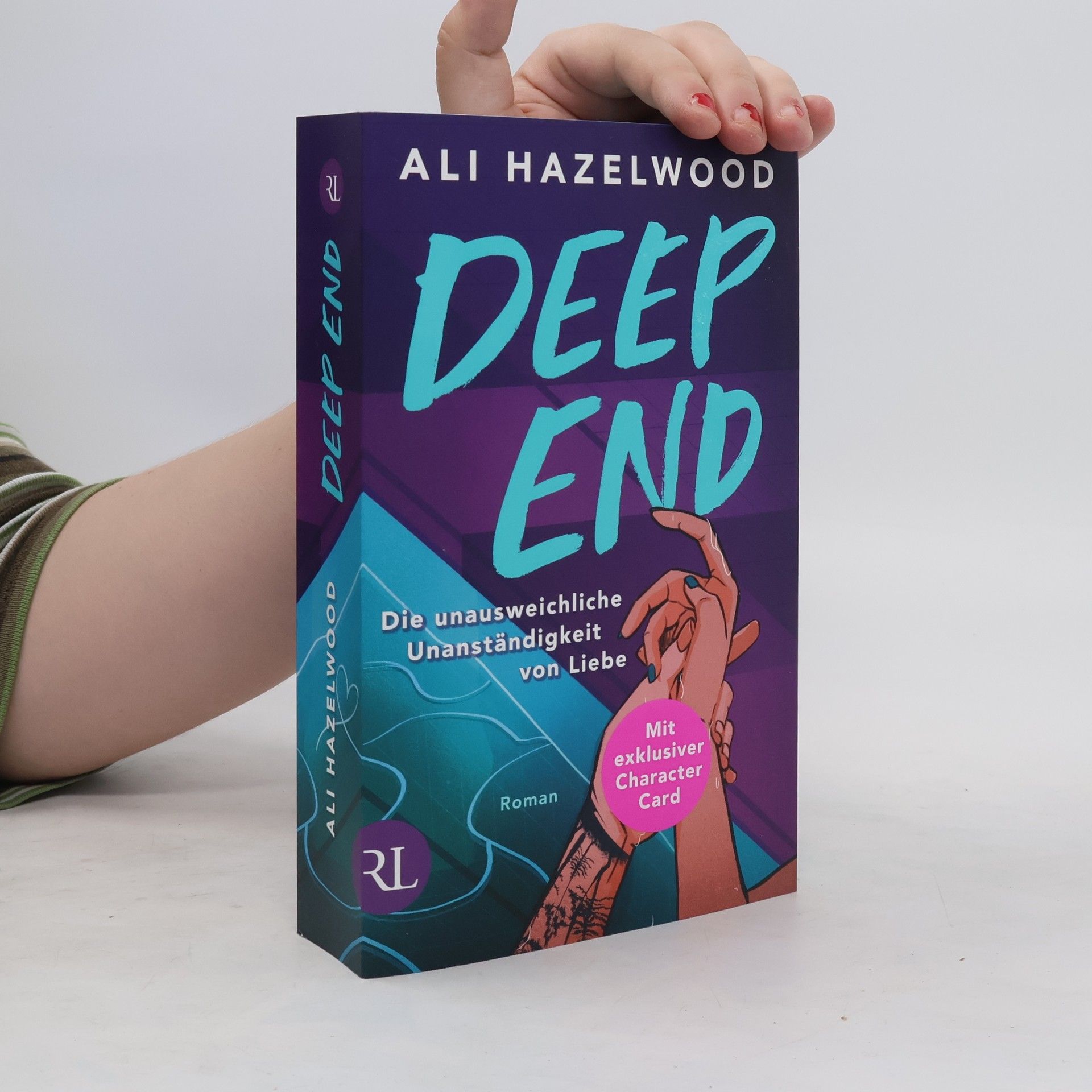 Ali Hazelwood Deep End. Die unausweichliche Unanständigkeit von Liebe