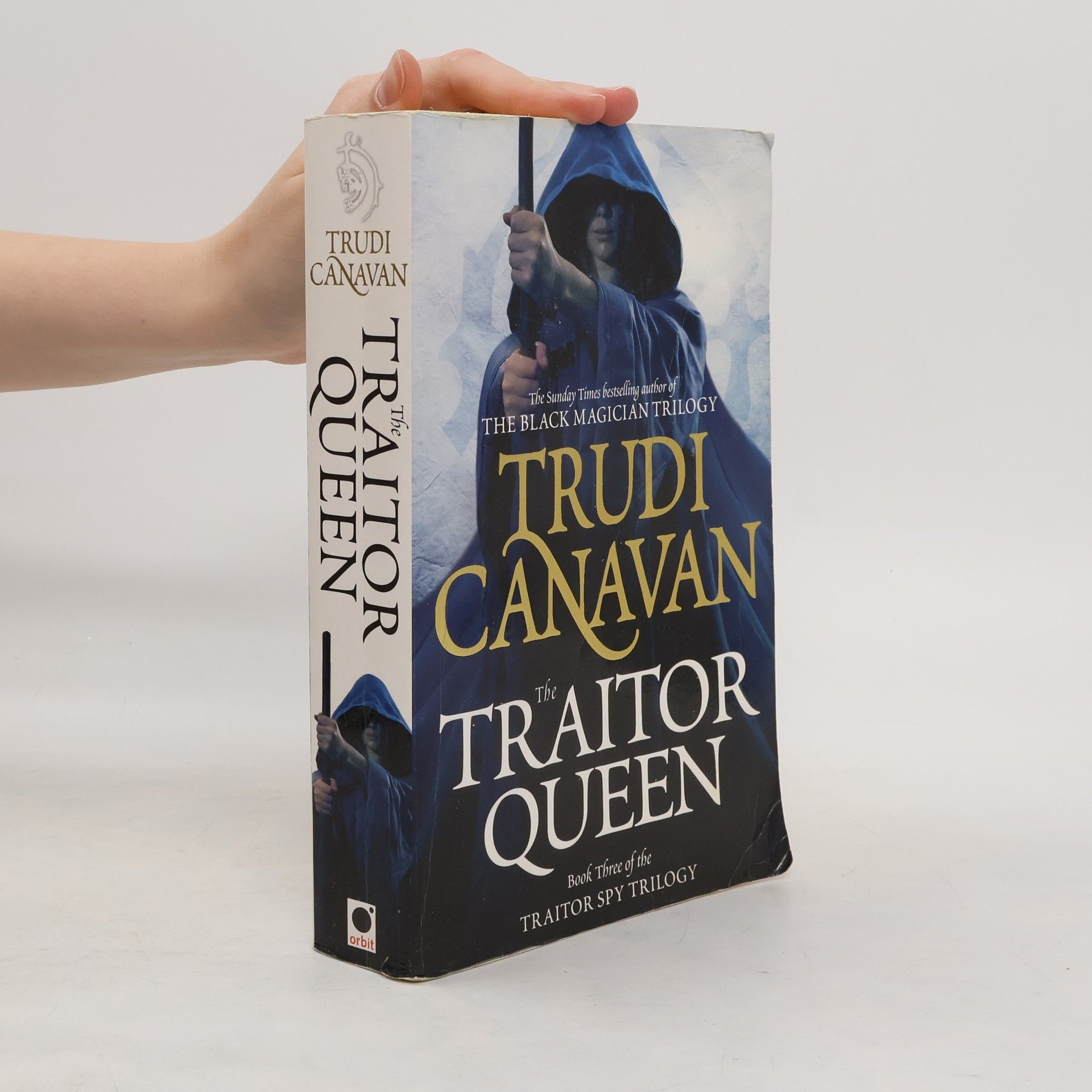 Trudi Canavan The Traitor Queen