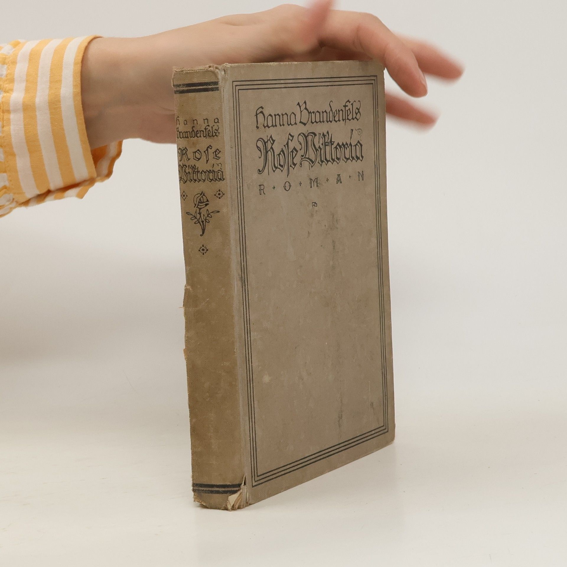 Hanna Brandenfels Rose Viktoria