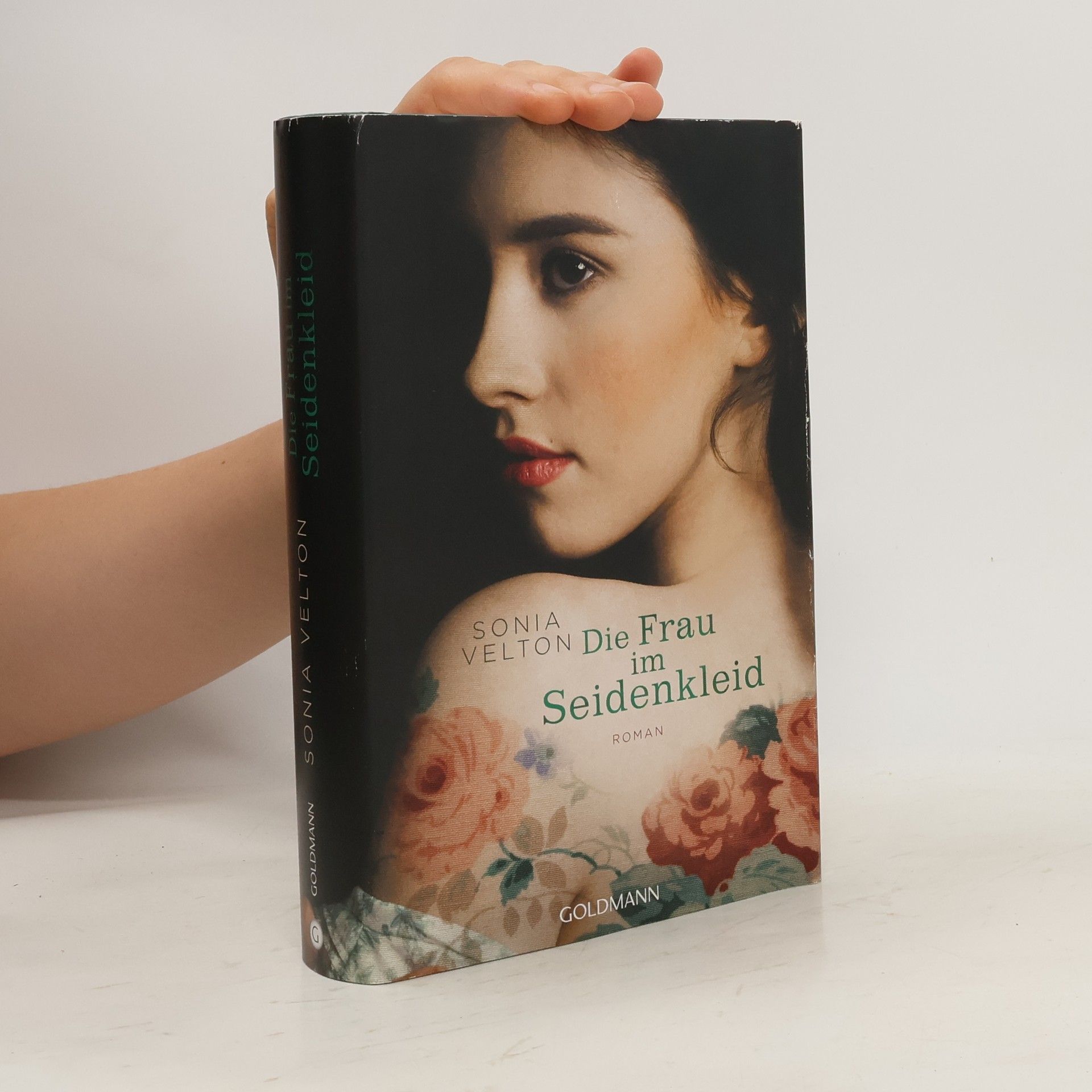 Sonia Velton Die Frau im Seidenkleid