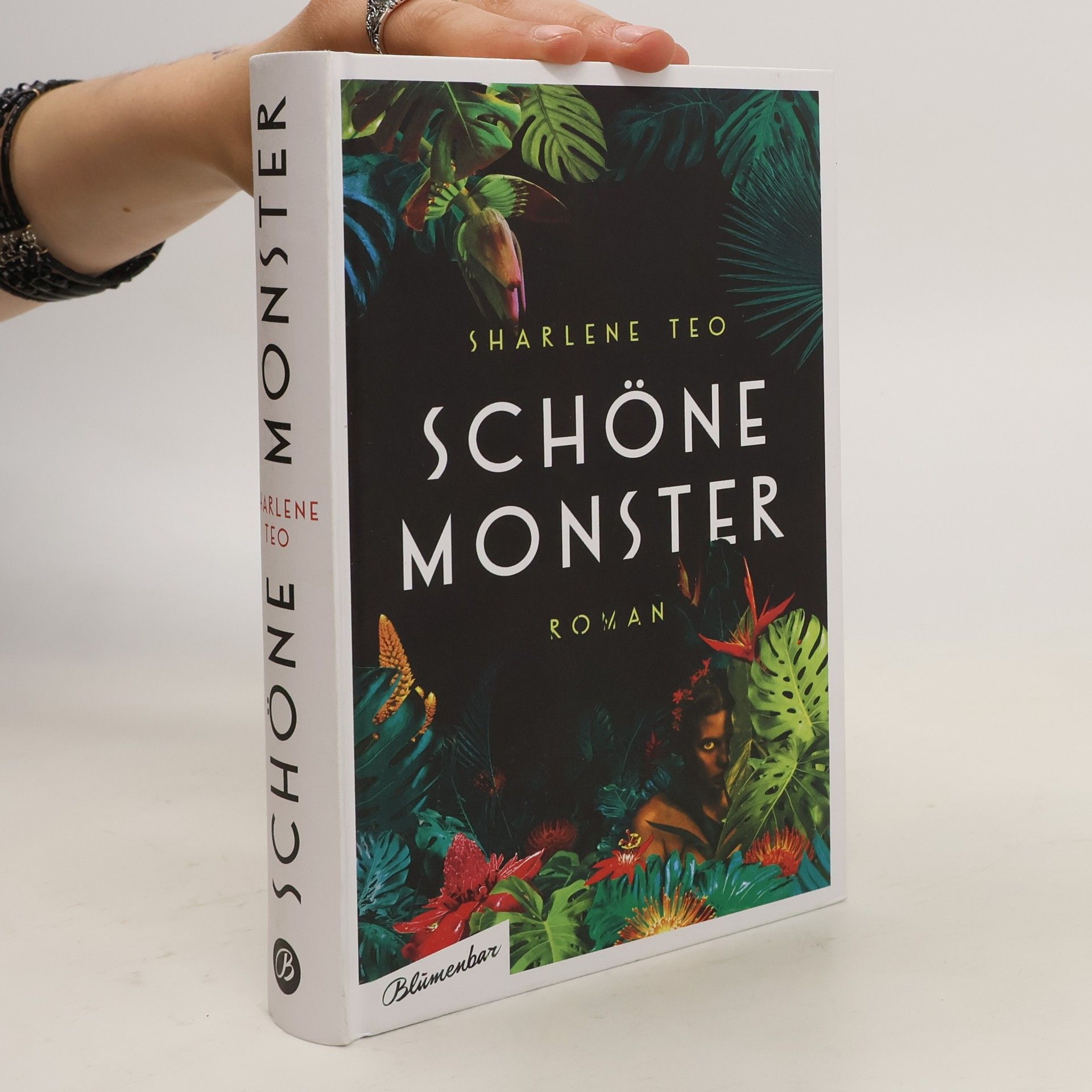 SHARLENE. TEO Schöne Monster