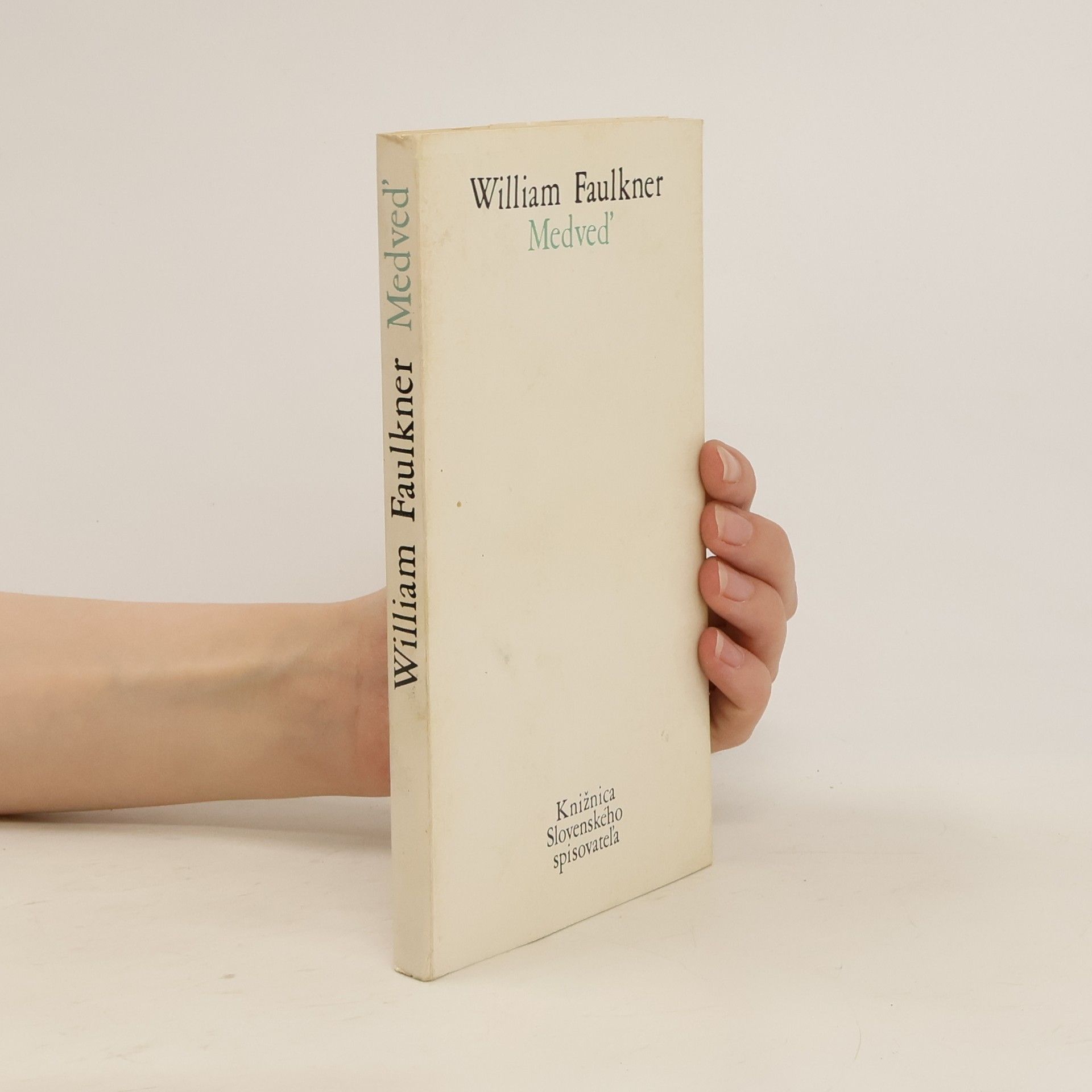 William Faulkner Medveď